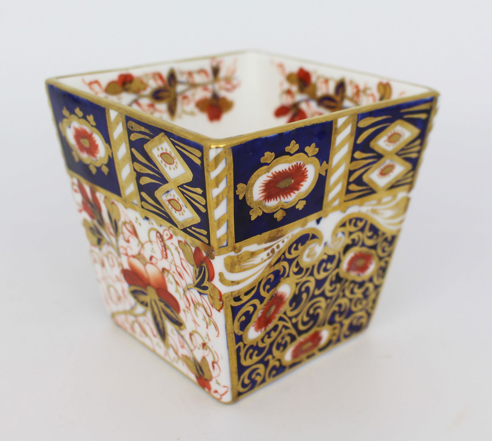 Davenport Imari Square Tapered Vase c.1880 - 2