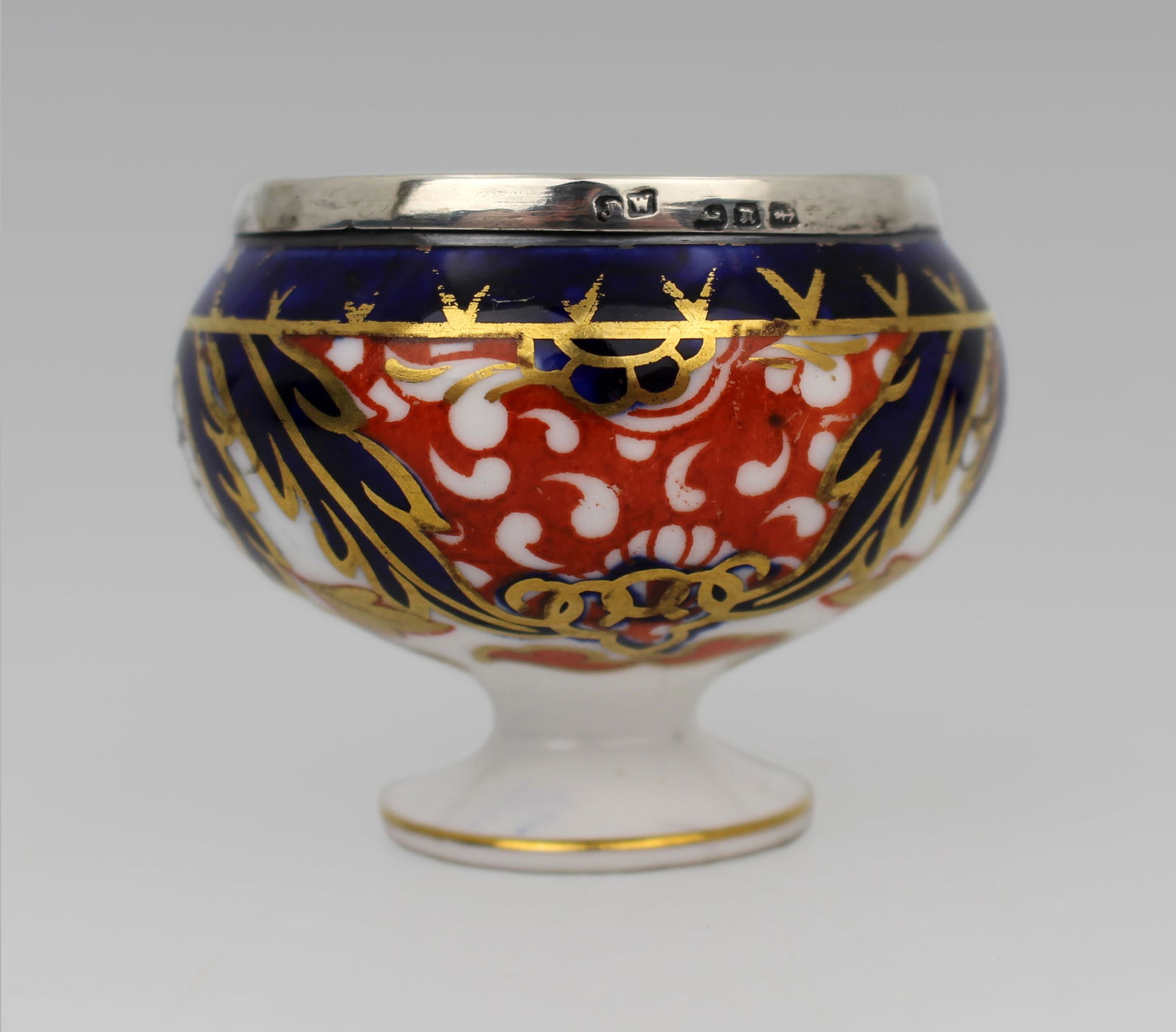 Royal Crown Derby Miniature Silver Topped Salt Vase c.1890: Title: Royal Crown Derby Miniature Silver Topped Salt Vase c.1890 Description: Royal Crown Derby Imari Pattern Salt with Silver Rim, c.1890 A fine quality miniature salt from Royal Crow