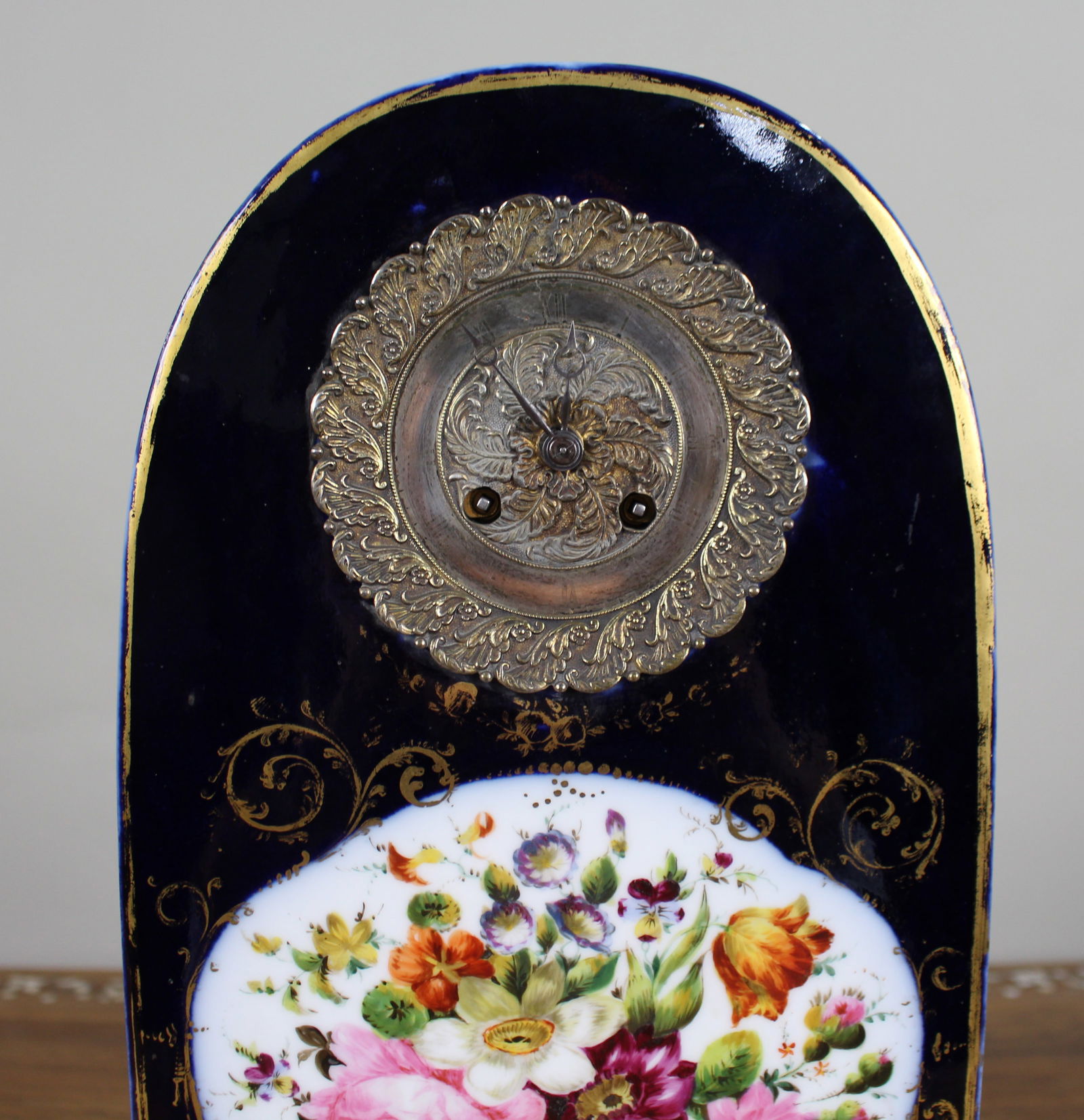 Mid-19th Century French Porcelain Rococo Revival Mantel Clock - 2