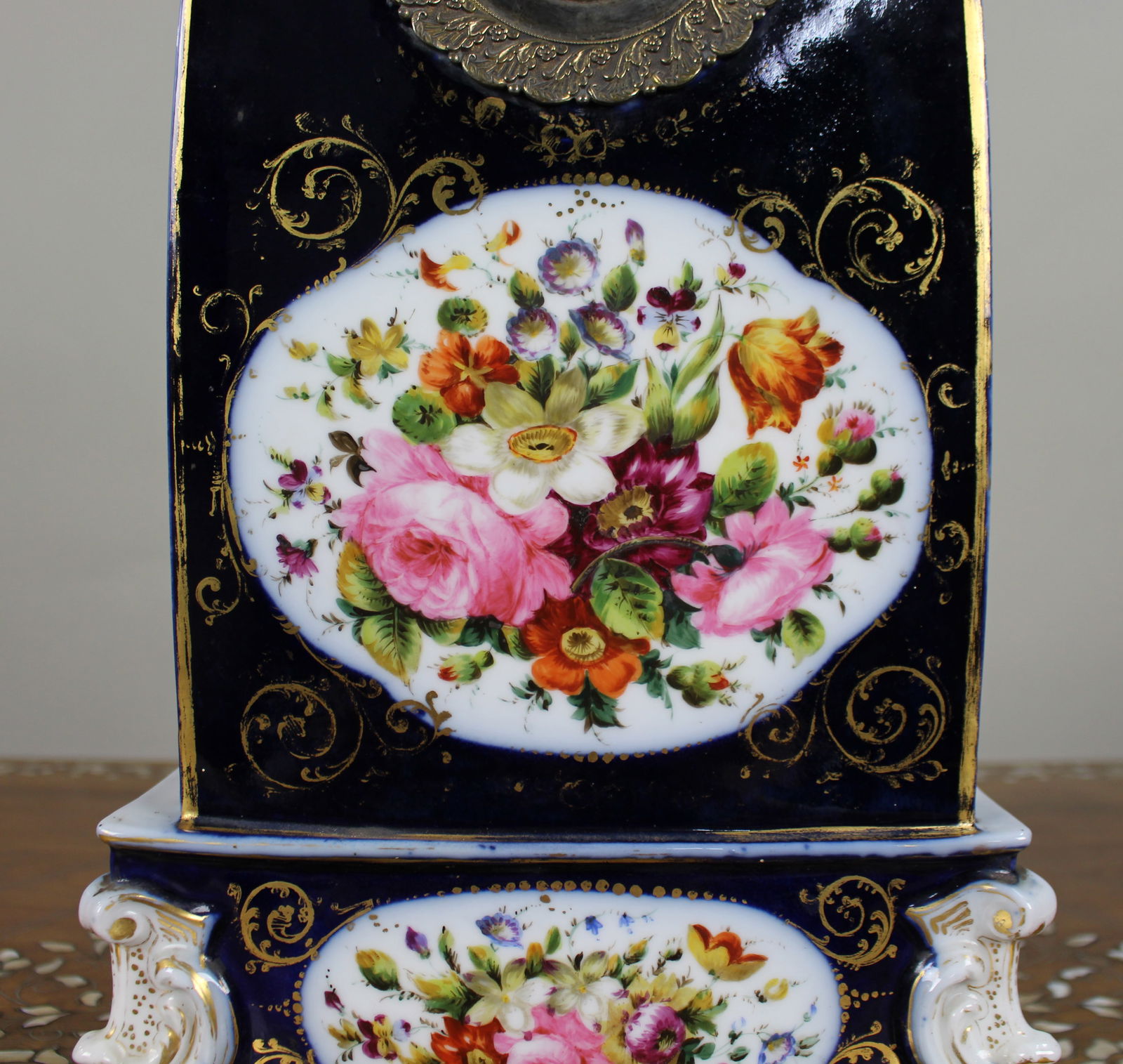 Mid-19th Century French Porcelain Rococo Revival Mantel Clock - 3