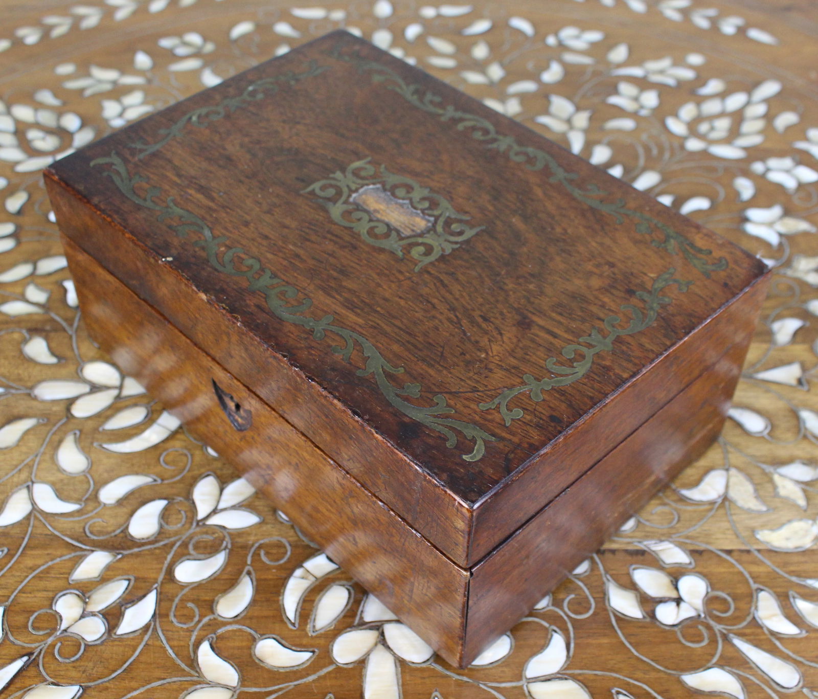 Victorian Mahogany and Brass Inlaid Keepsake Box - 2