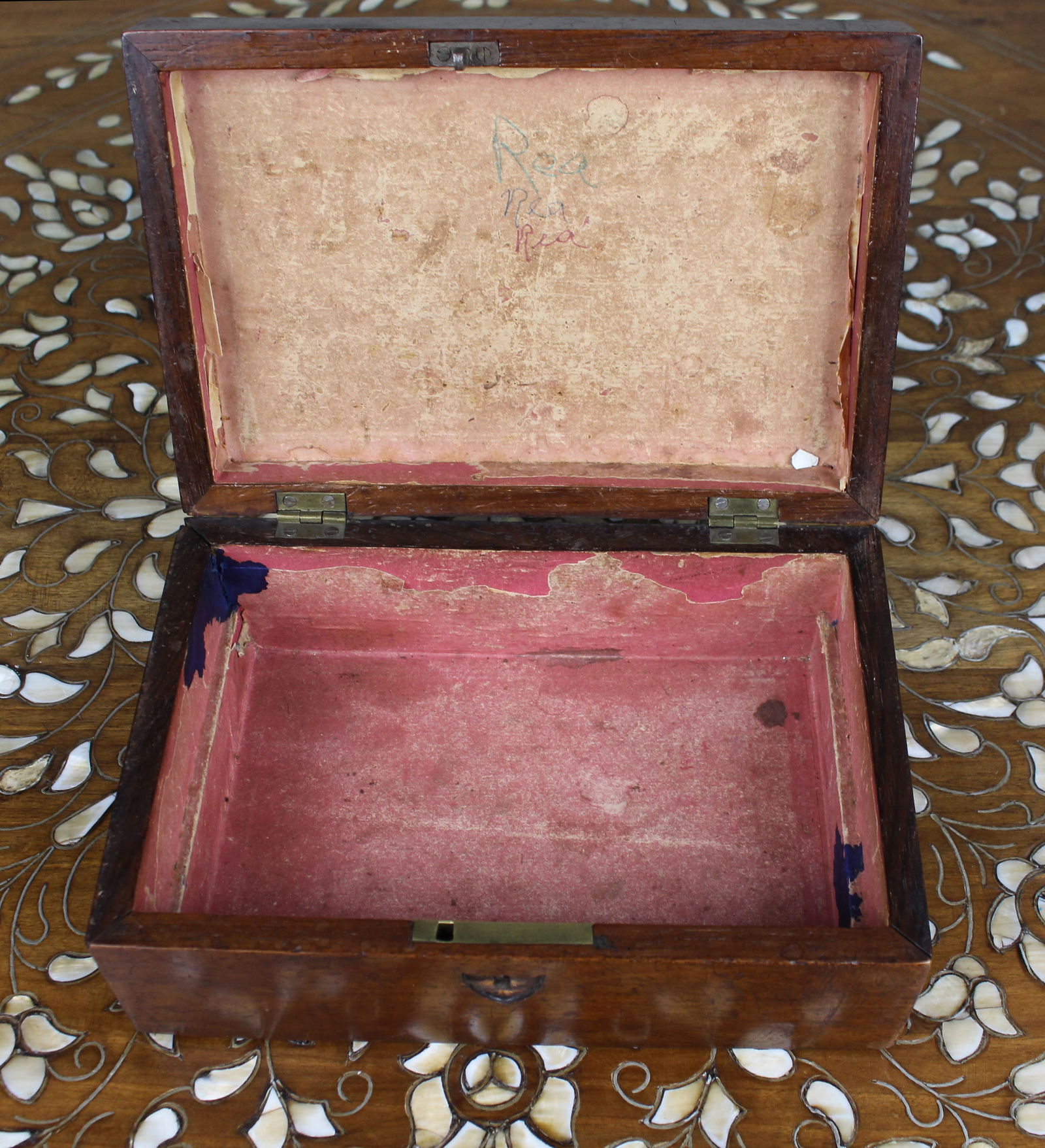 Victorian Mahogany and Brass Inlaid Keepsake Box - 6