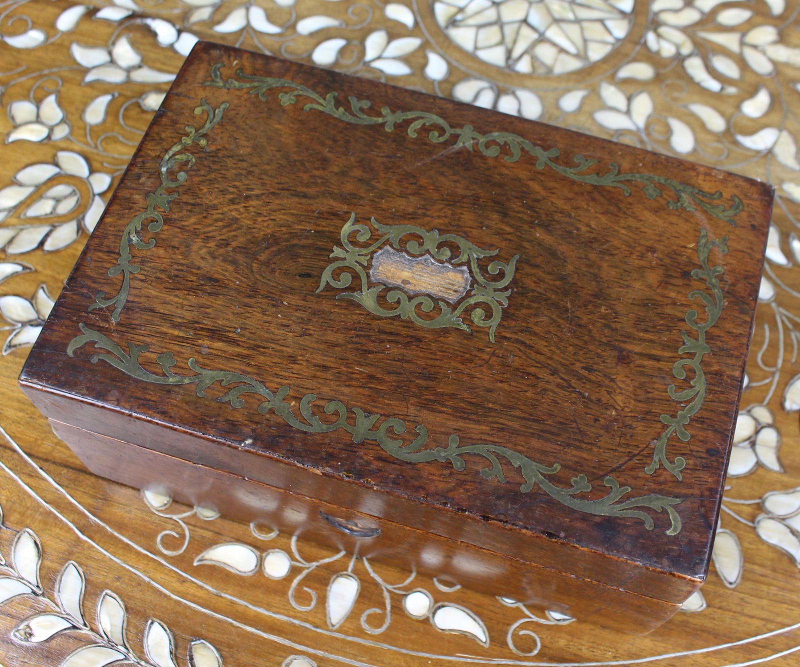 Victorian Mahogany and Brass Inlaid Keepsake Box - 8