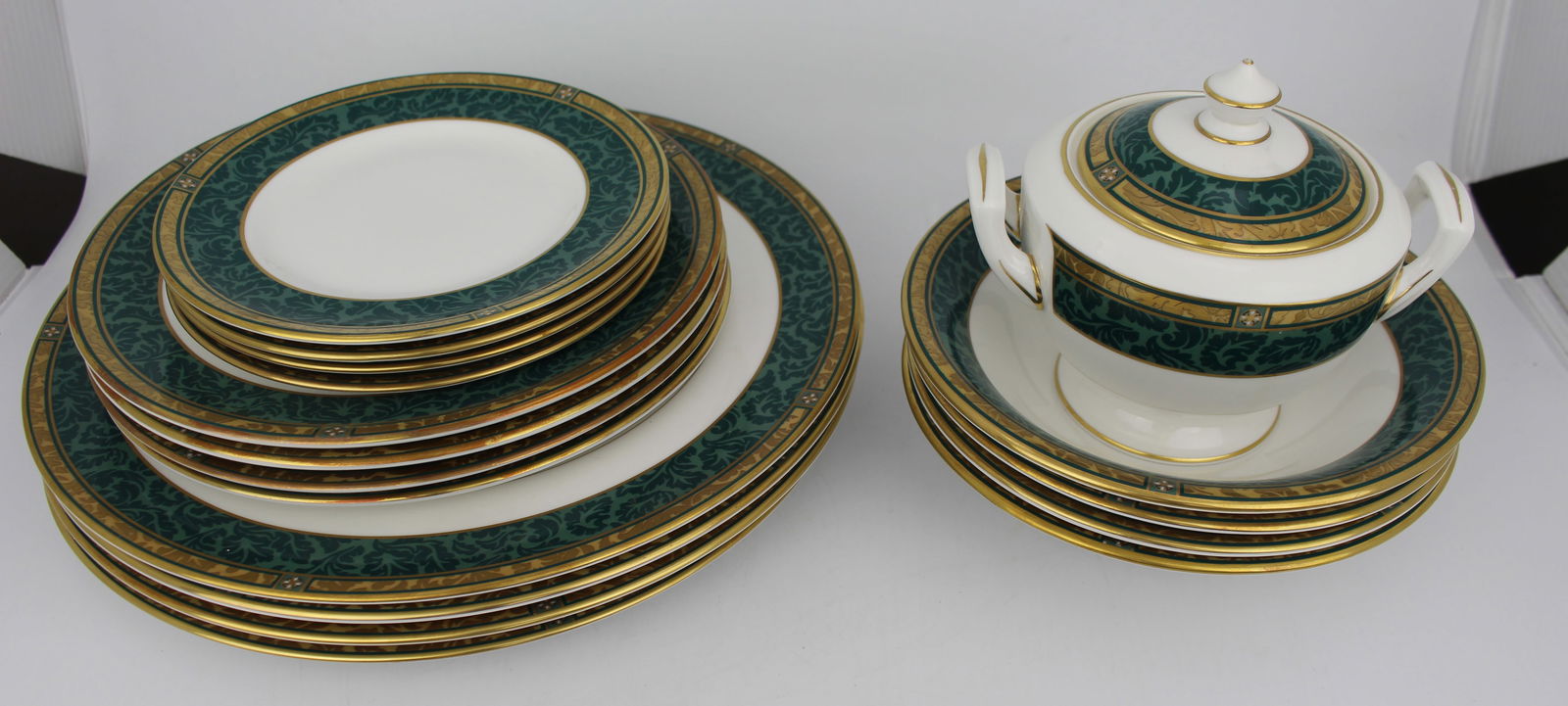 Collection of Royal Worcester Damask - 4