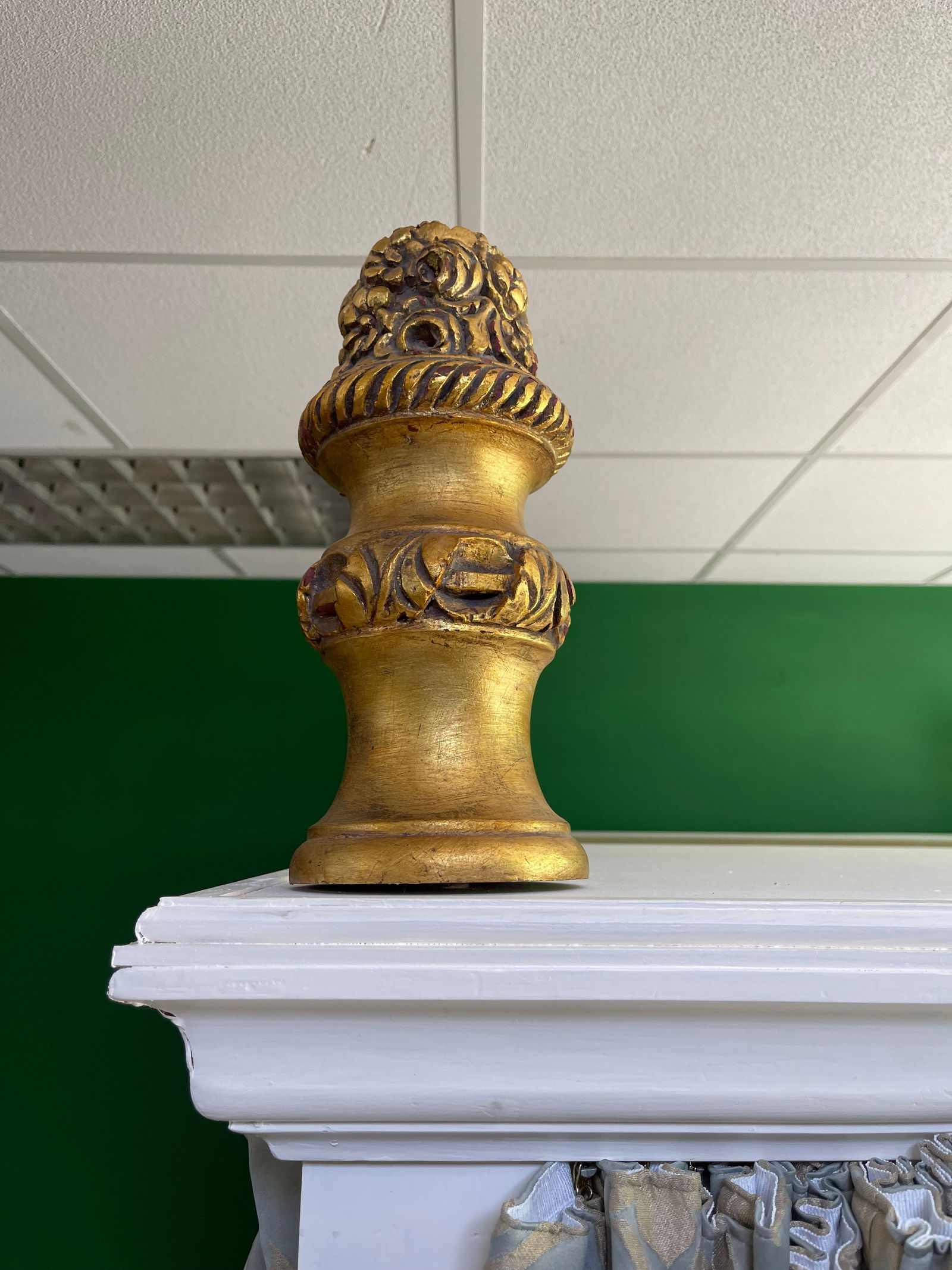 Hand Made White & Gold Painted Carved Wooden Four Poster Bed - 10