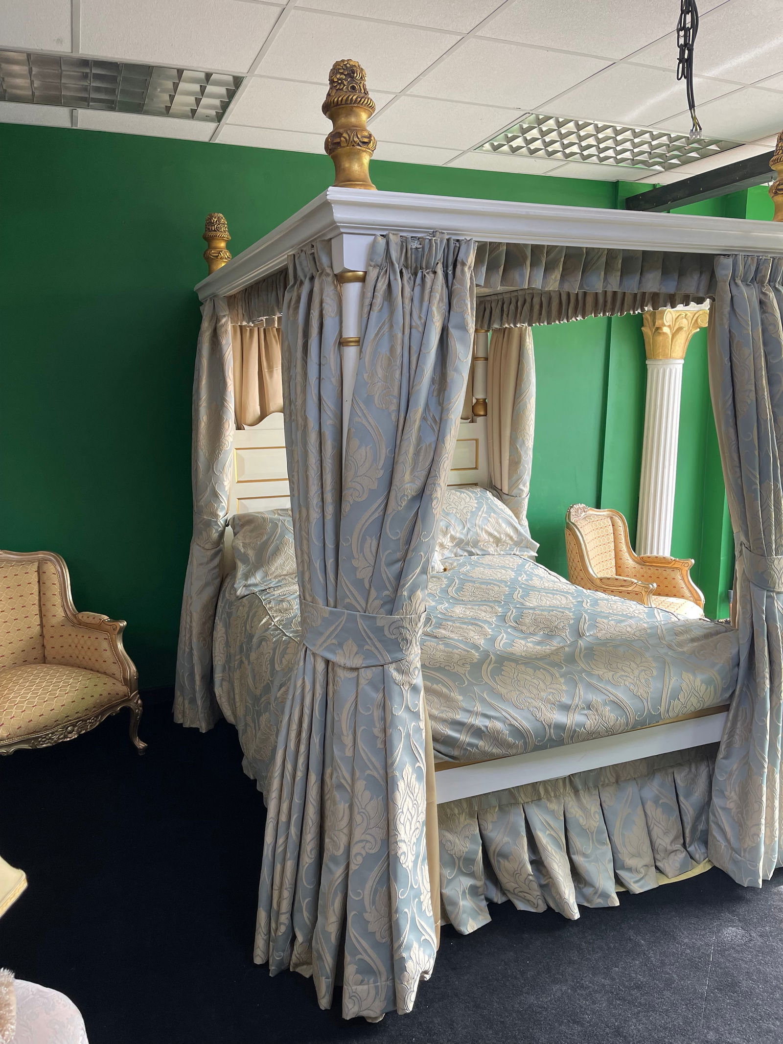 Hand Made White & Gold Painted Carved Wooden Four Poster Bed - 2