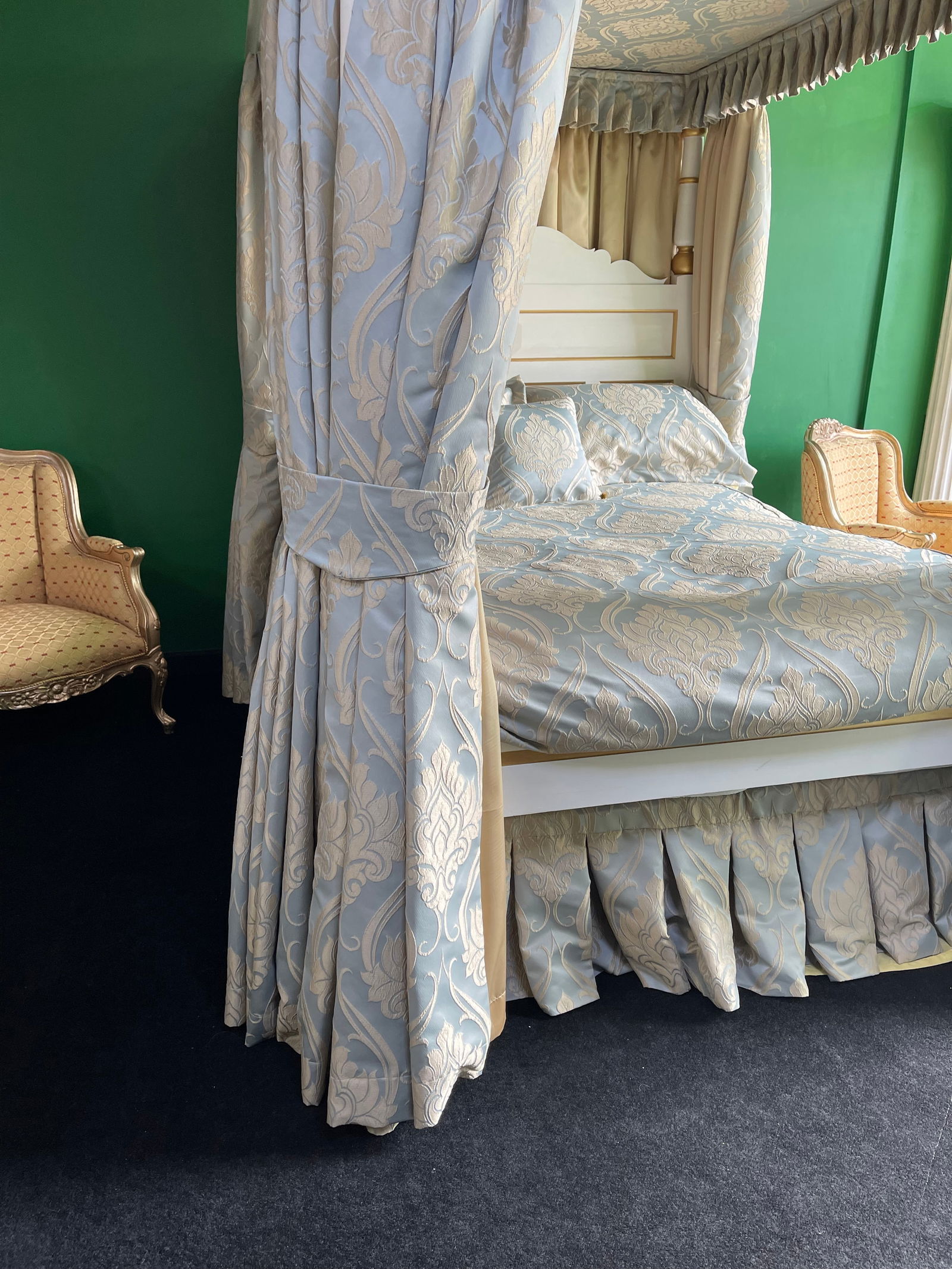 Hand Made White & Gold Painted Carved Wooden Four Poster Bed - 4