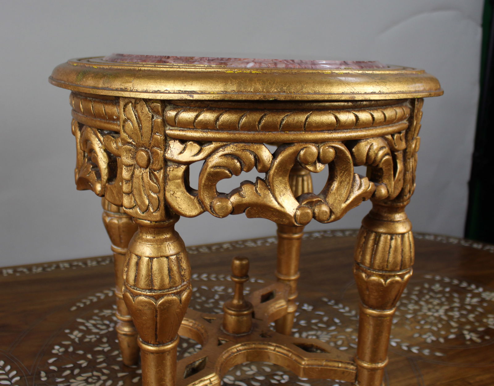 Louis XV Style Giltwood Rouge Marble Lamp Table - 5