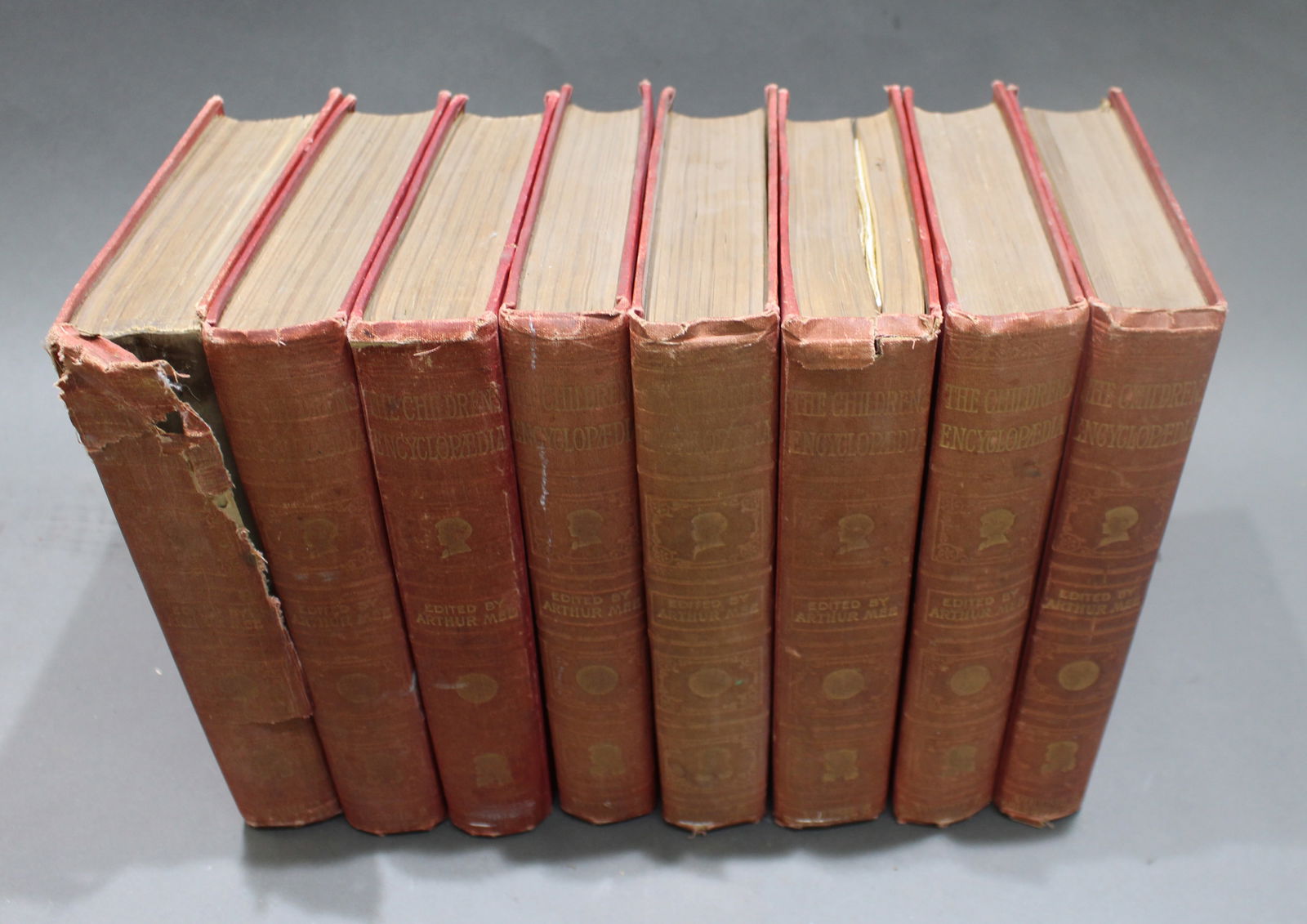 The Children's Encyclopaedia Edited by Arthur Mee 8 Volumes - 2