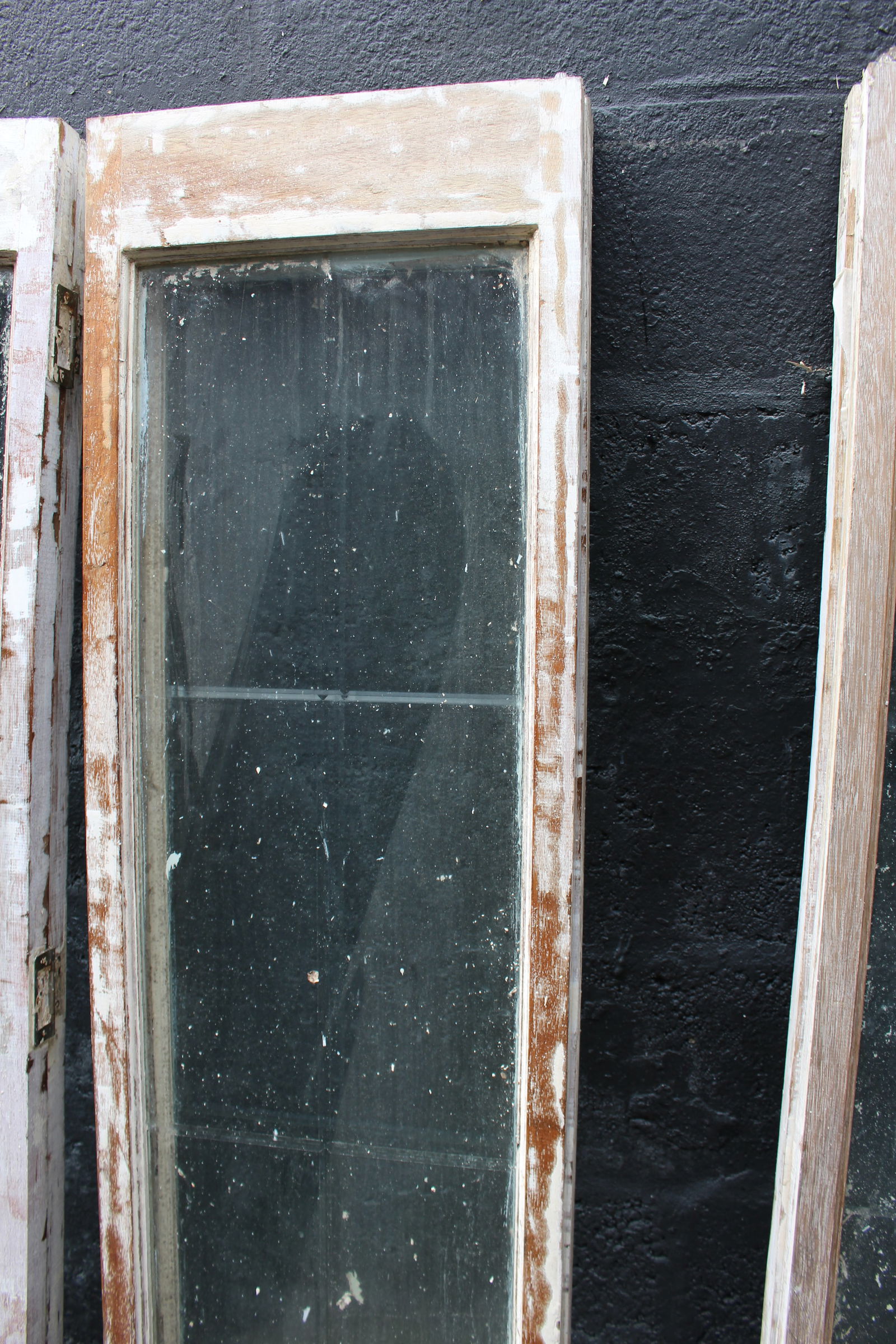 Set of 4 Vintage Carved Wood Bevelled Glazed Hinged Doors - 2