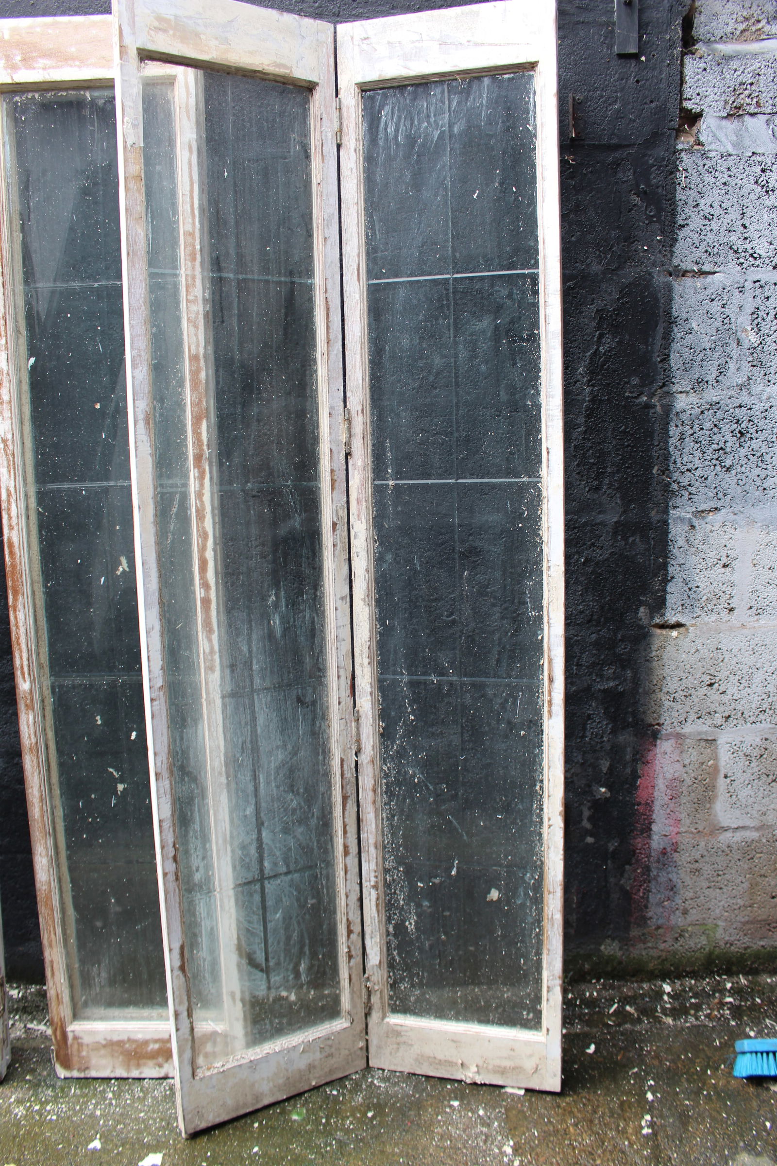 Set of 4 Vintage Carved Wood Bevelled Glazed Hinged Doors - 5