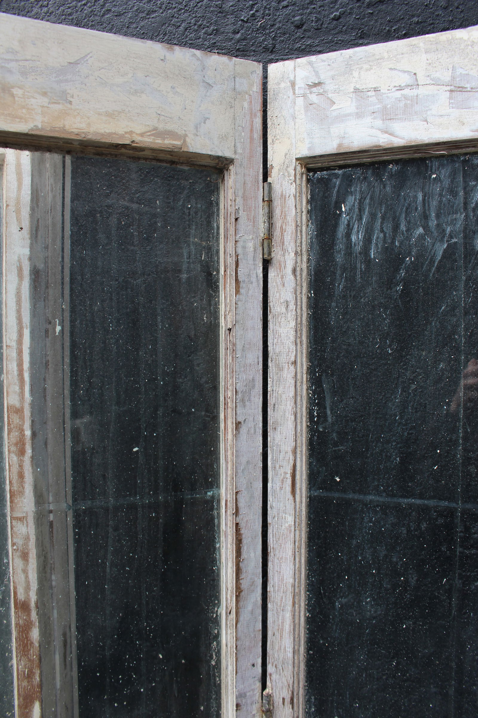 Set of 4 Vintage Carved Wood Bevelled Glazed Hinged Doors - 6