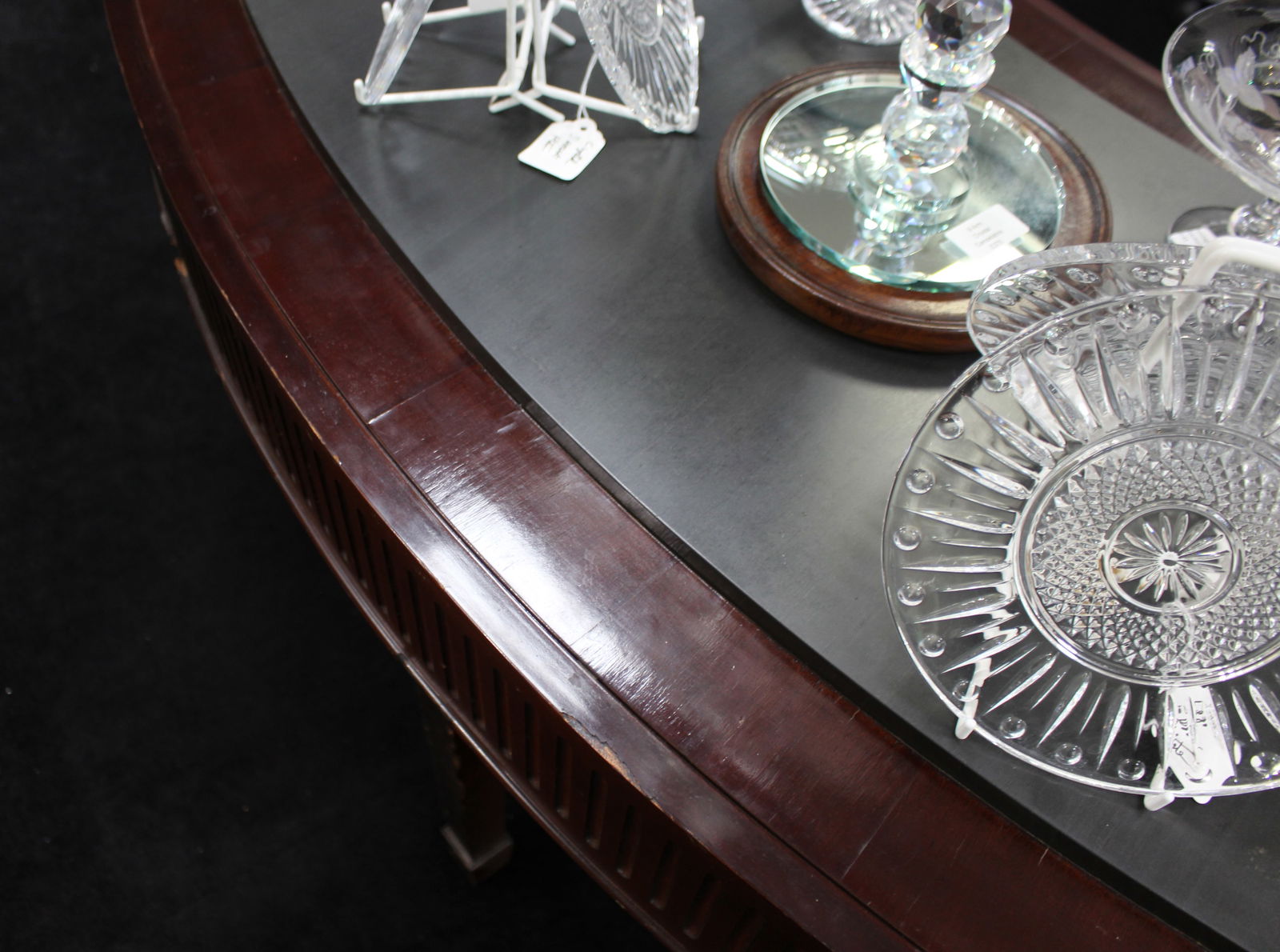 Large and Heavy Mahogany Console Table with Reeded Frieze and Fixed Marble Top – c.20th Centur - 4