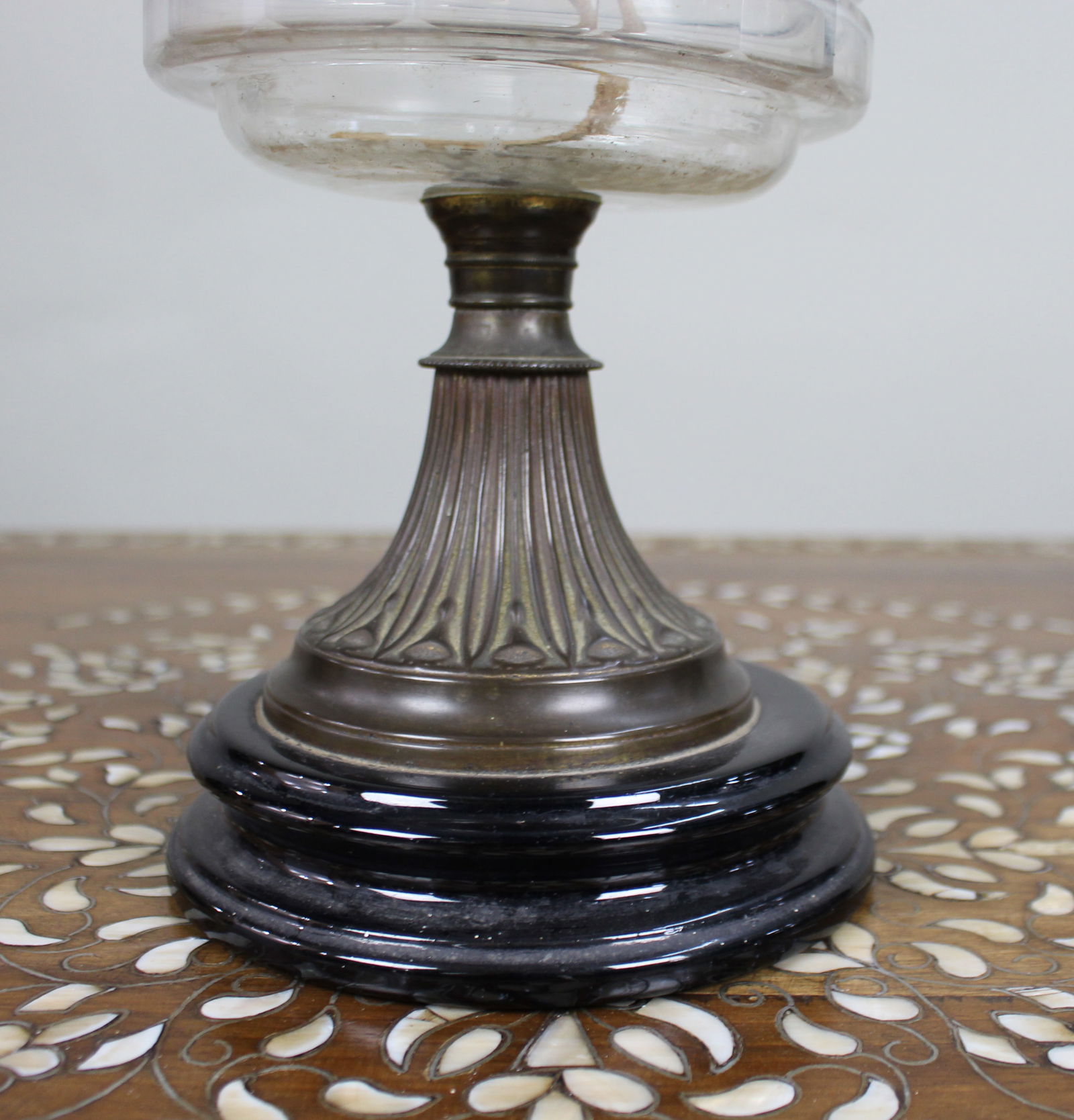 British Oil Lamp with Clear Glass Font and Bronze Base, c.1920 - 3