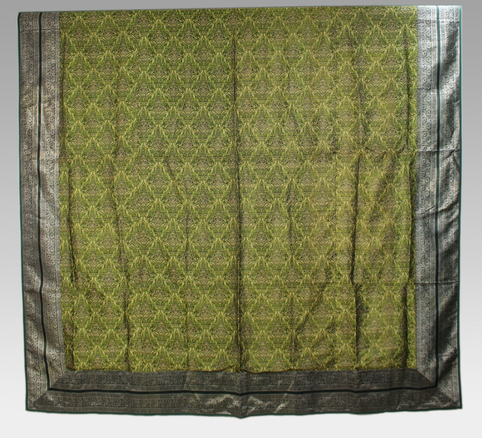 Indian Green & Silver Silk Brocade Bed Throw / Cover: Title: Indian Green & Silver Silk Brocade Bed Throw / Cover Description: Indian Green & Silver Silk Brocade Bed Throw / Cover A decorative Indian silk brocade bed throw or cove