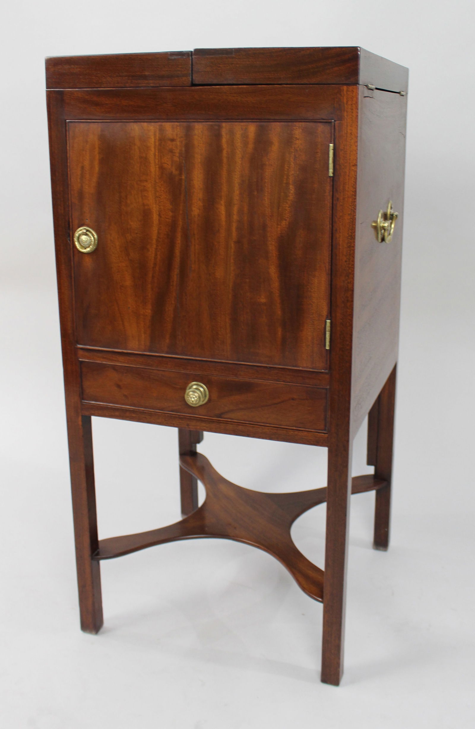 George III Mahogany Vanity Stand - 2