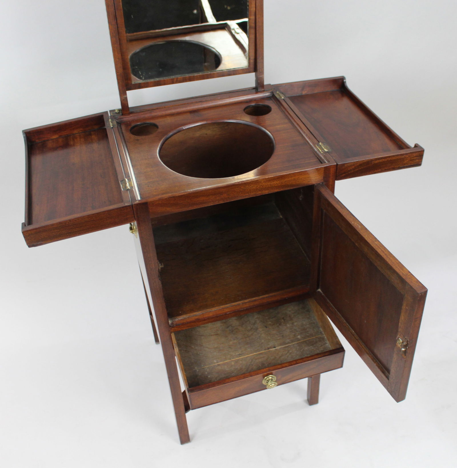 George III Mahogany Vanity Stand - 7