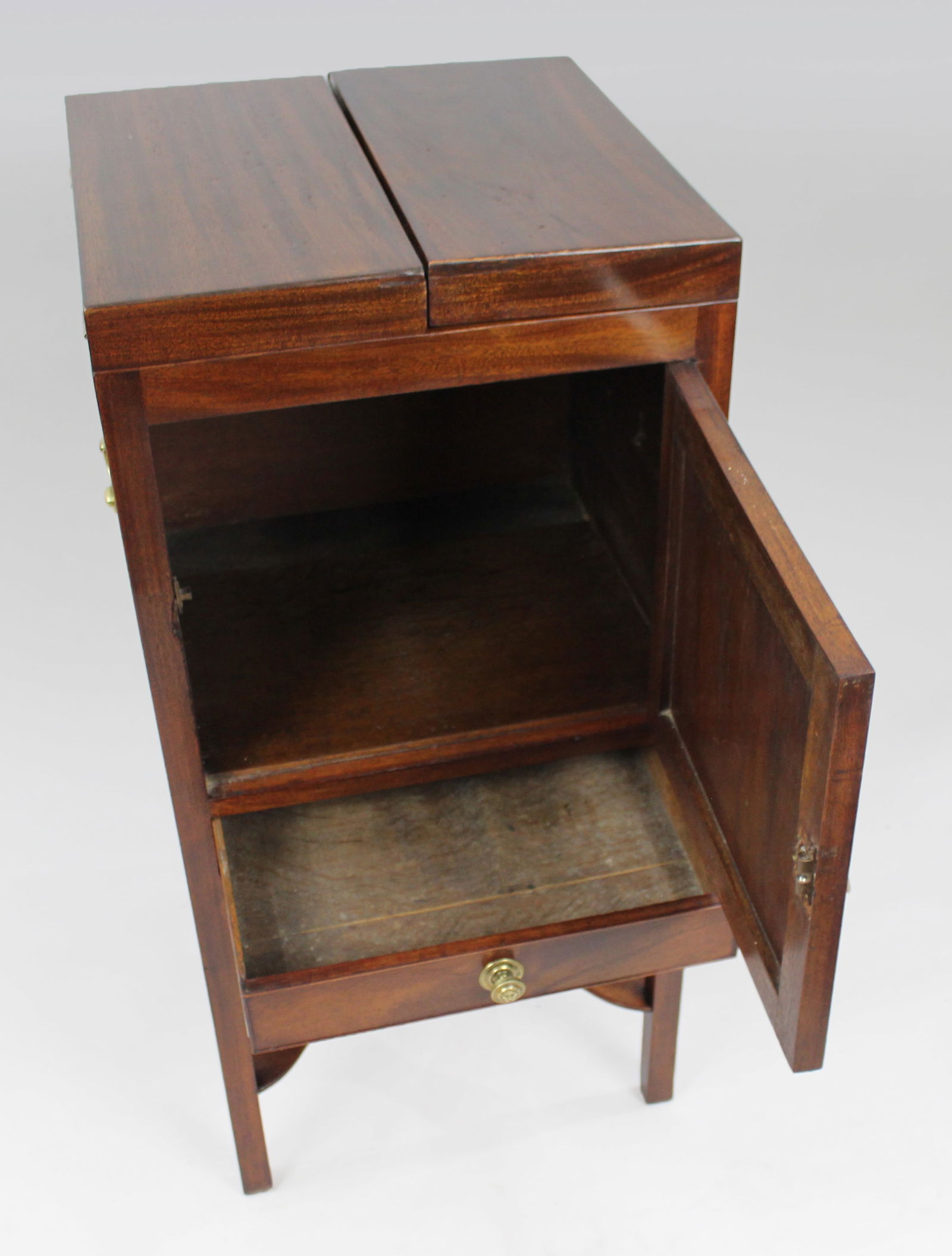 George III Mahogany Vanity Stand - 8