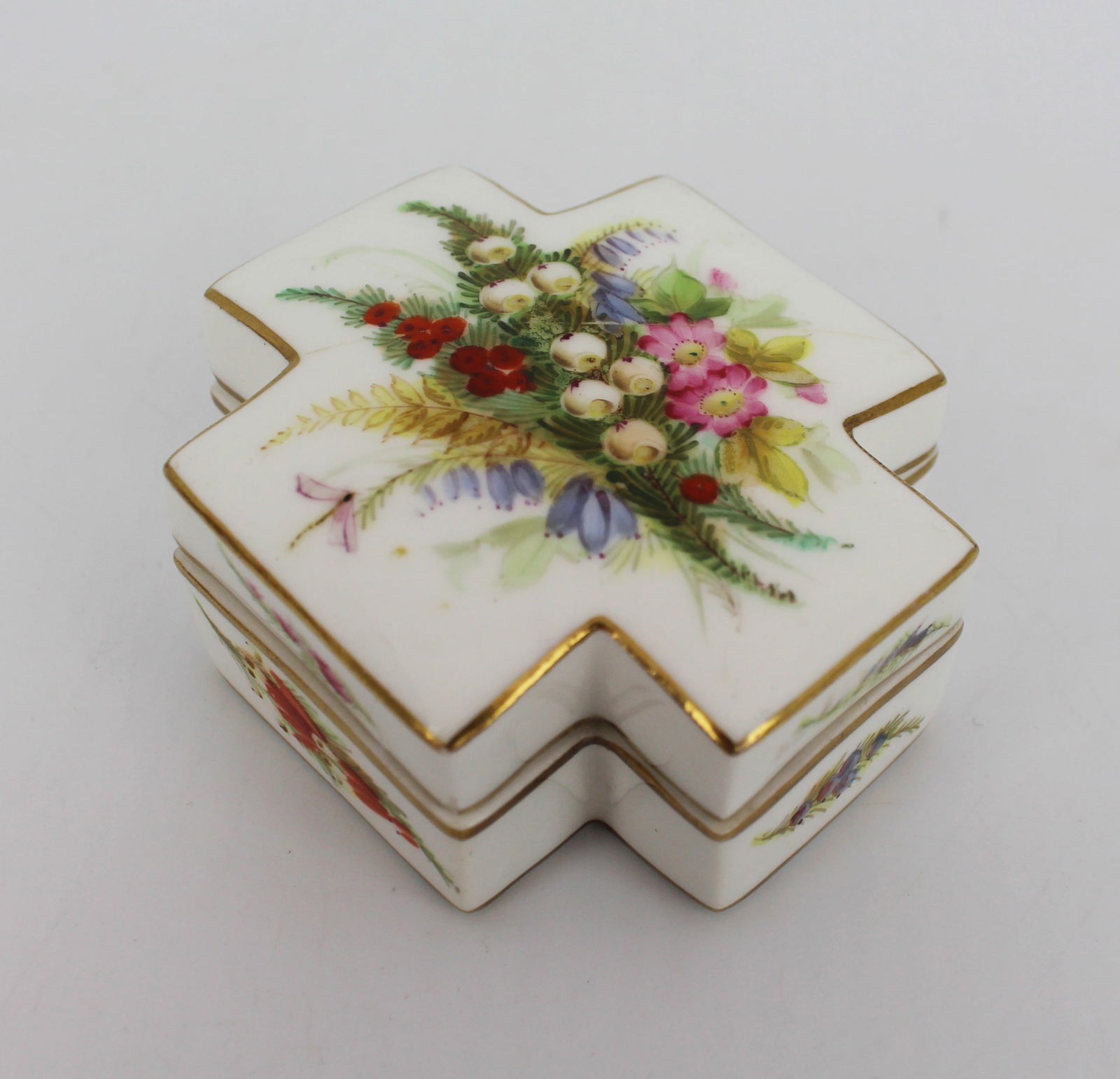 Coalport Hand Painted Cruciform Trinket Box: Title: Coalport Hand Painted Cruciform Trinket Box Description: Coalport Hand Painted Cruciform Trinket Box c.1900 English, late Victorian Cruciform lidded box Hand painted flo