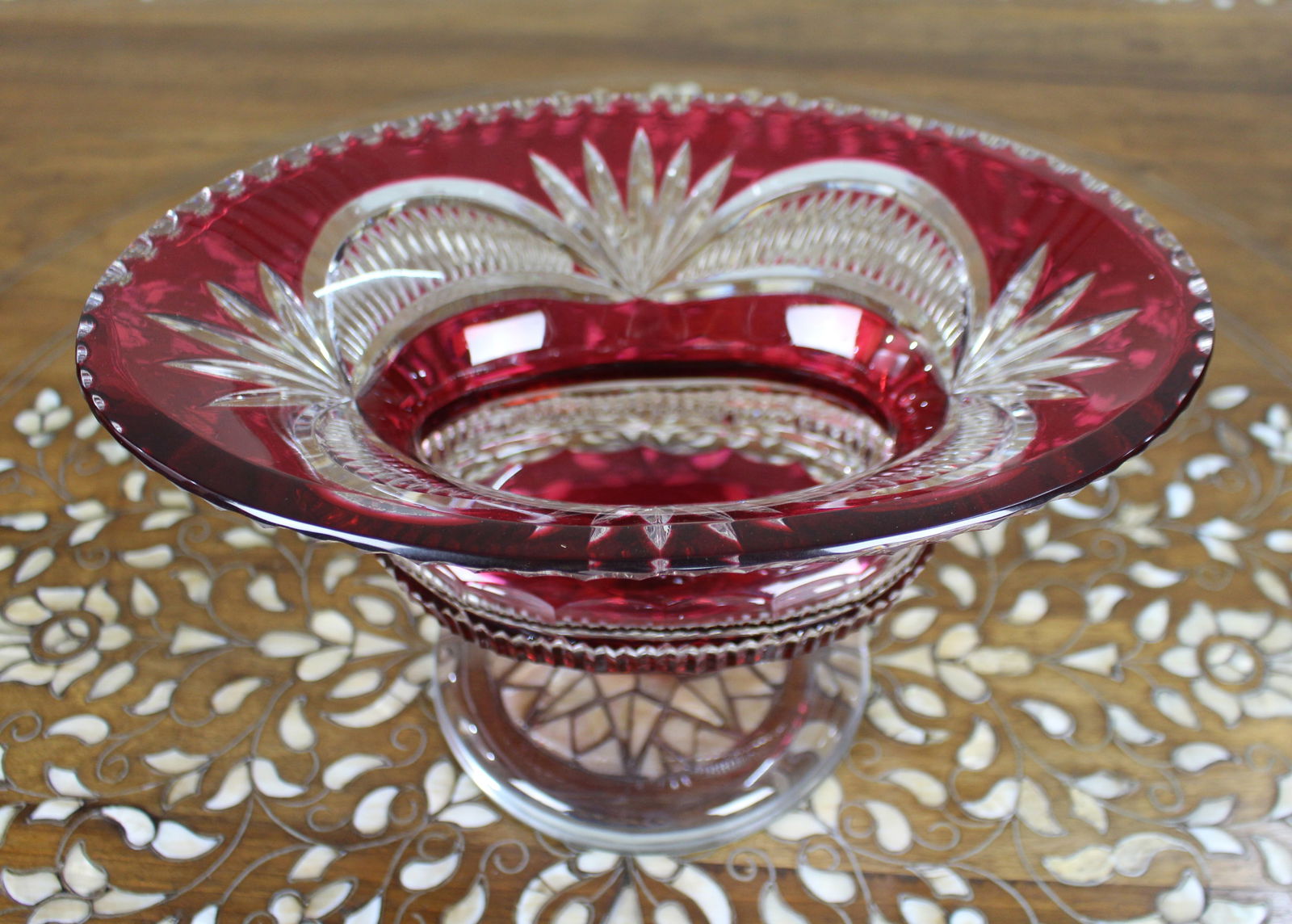 Vintage Ruby Overlay Cut-to-Clear Crystal Centrepiece Vase - 2