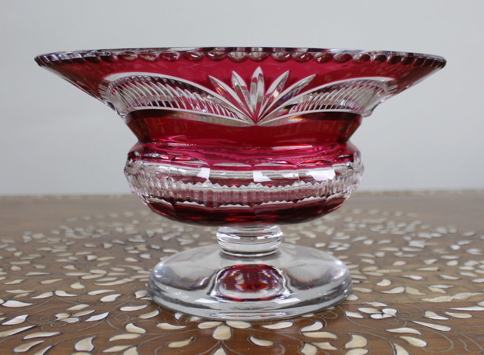 Vintage Ruby Overlay Cut-to-Clear Crystal Centrepiece Vase - 5