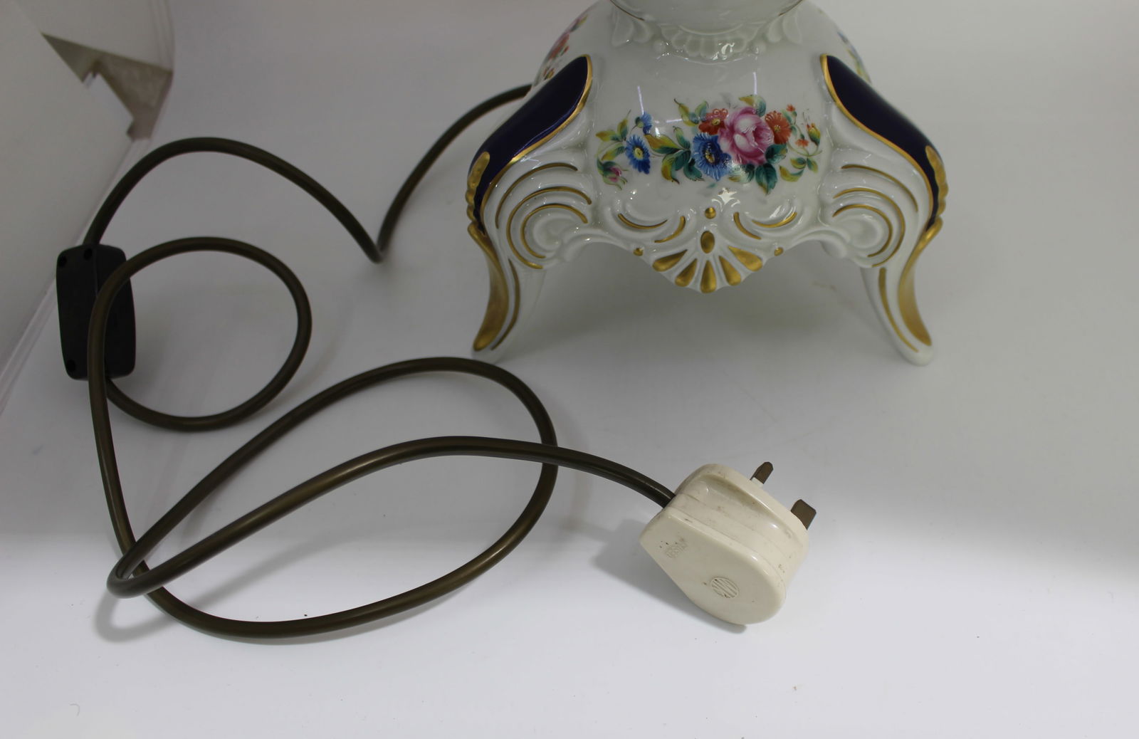 Lindner Kueps German Porcelain Floral White & Cobalt Table Lamp - 4