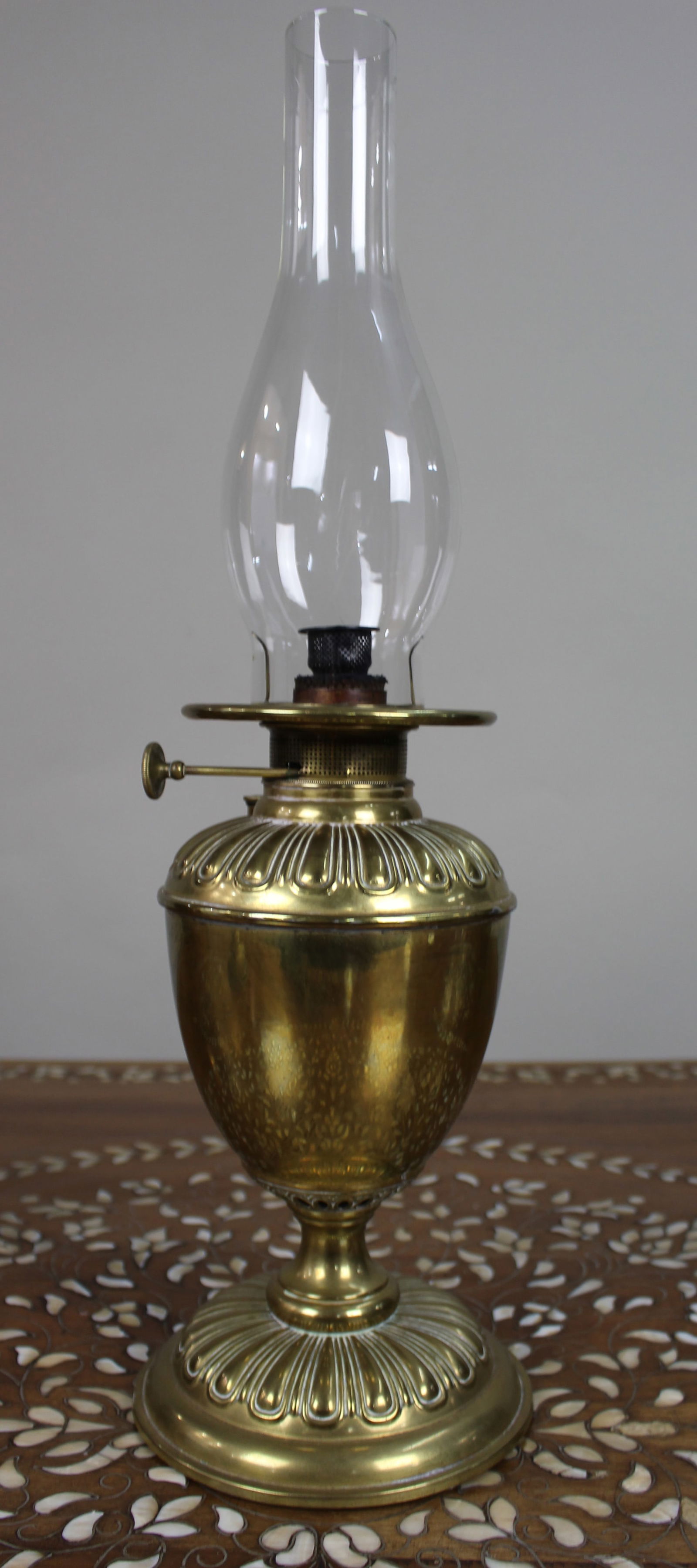 Antique Brass Oil Lamp by Wright & Butler, Birmingham – “The Union Burner” - 8