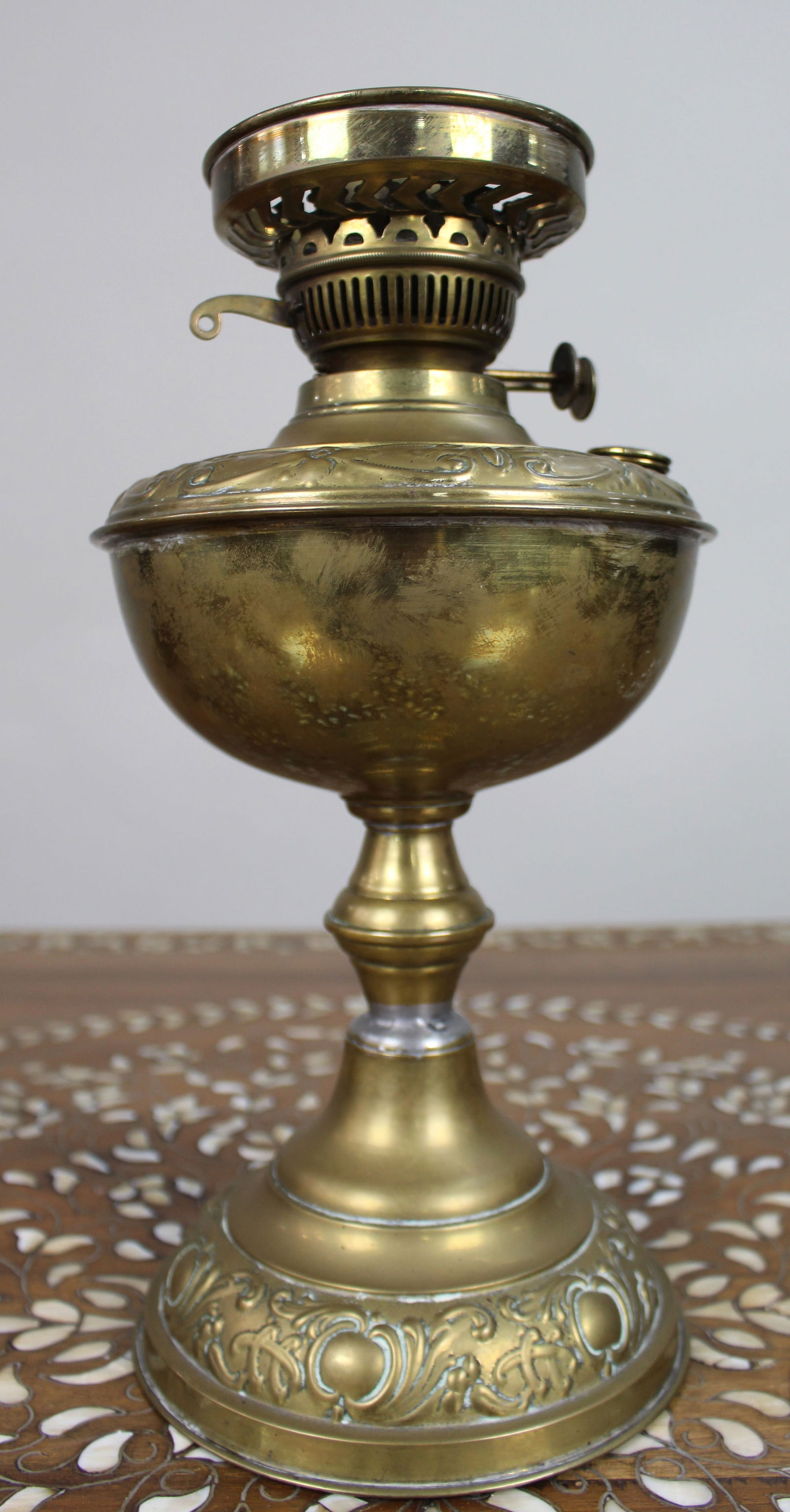 Antique English Brass Oil Lamp – Union Metal Works, c.1910 (1 of 8)