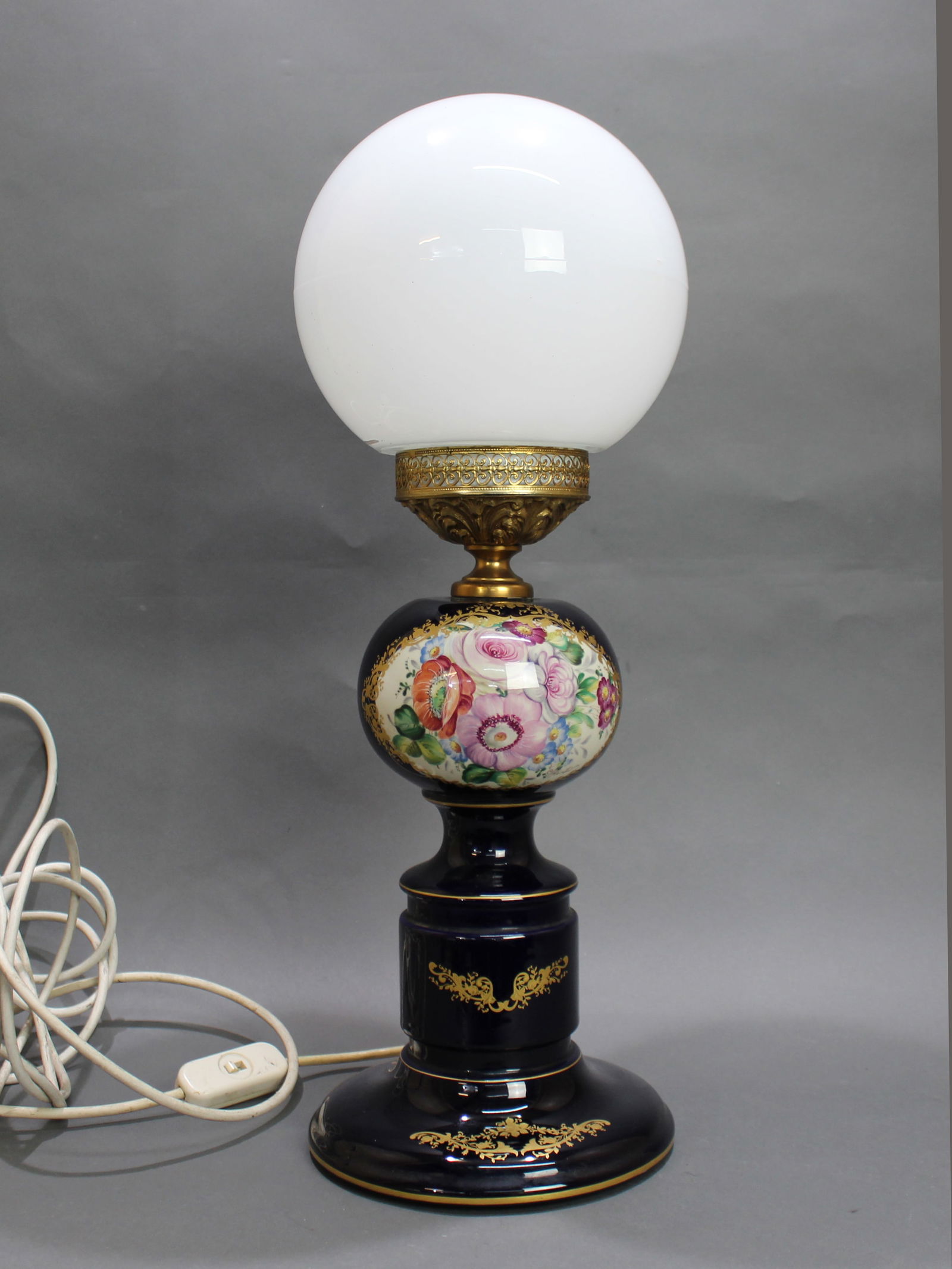 Vintage French-Style Porcelain Table Lamp with Floral Decoration - 6