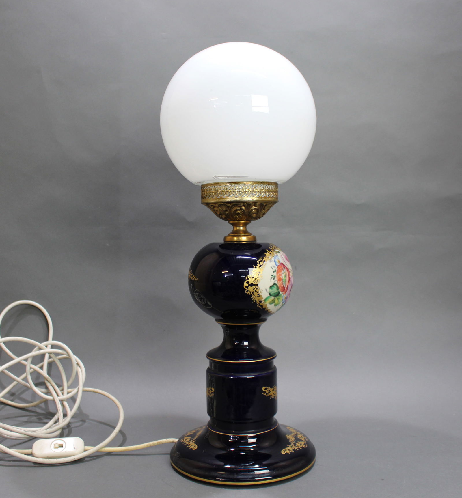 Vintage French-Style Porcelain Table Lamp with Floral Decoration - 7