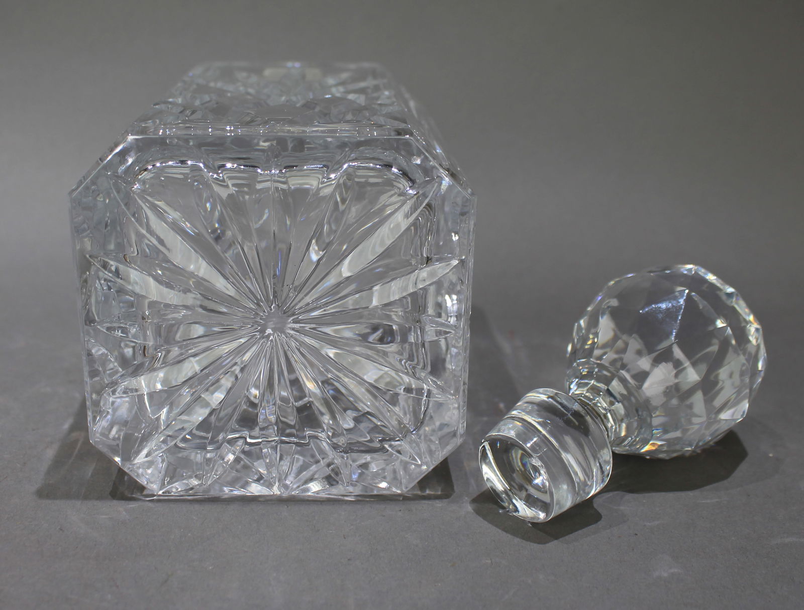 Vintage Royal Doulton Crystal Square Shaped Spirit Decanter - 3
