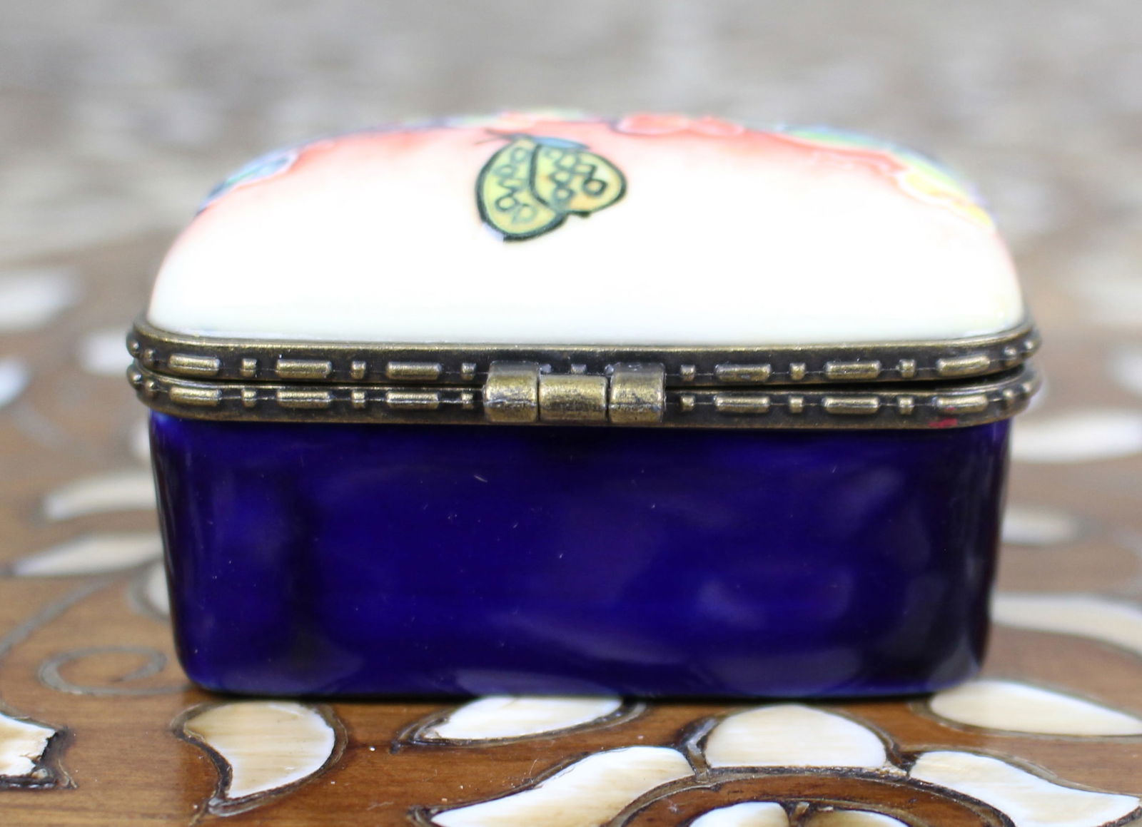 Old Tupton Ware Porcelain Trinket Box with Floral & Butterfly Decoration - 5