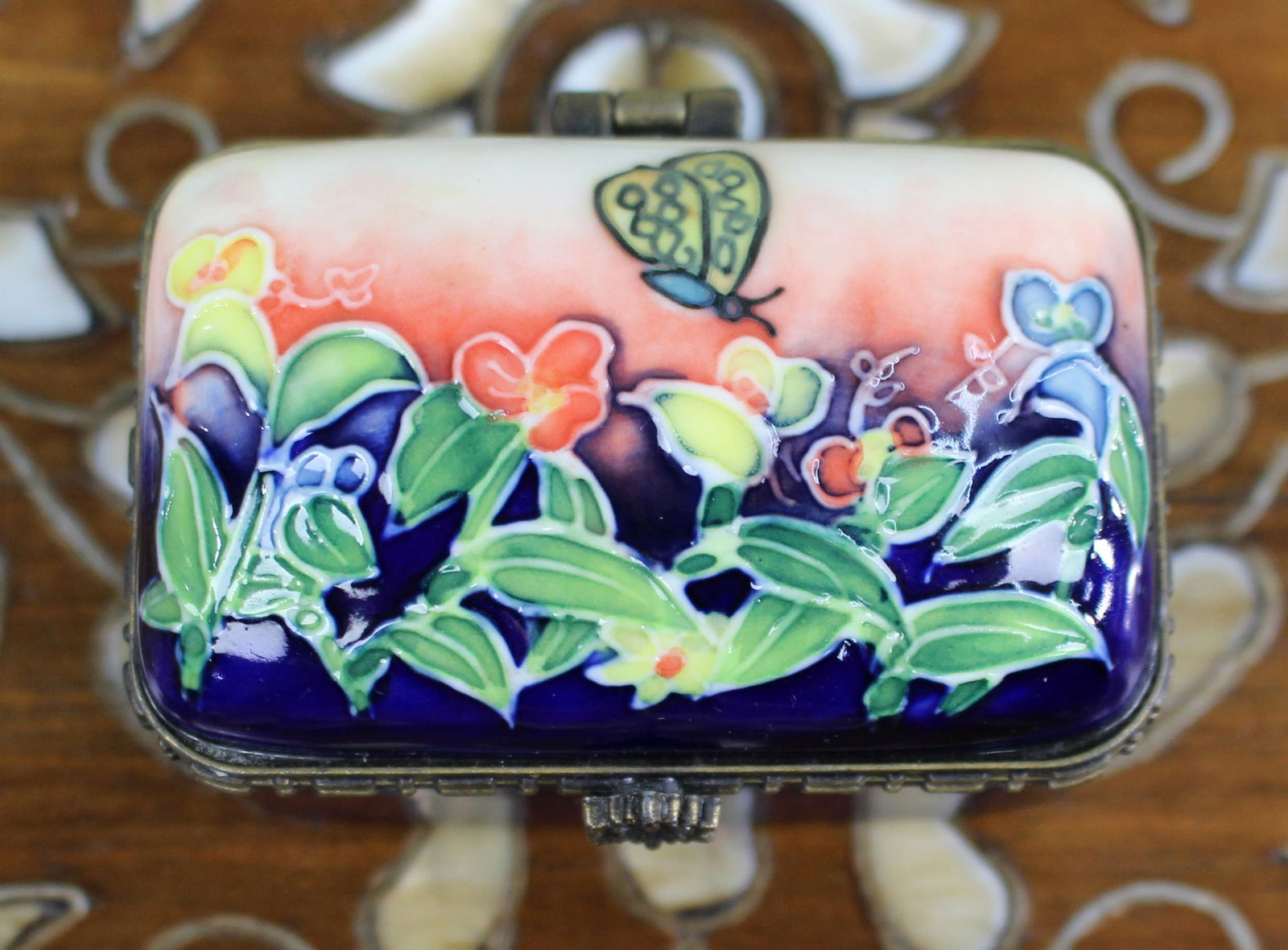 Old Tupton Ware Porcelain Trinket Box with Floral & Butterfly Decoration - 6