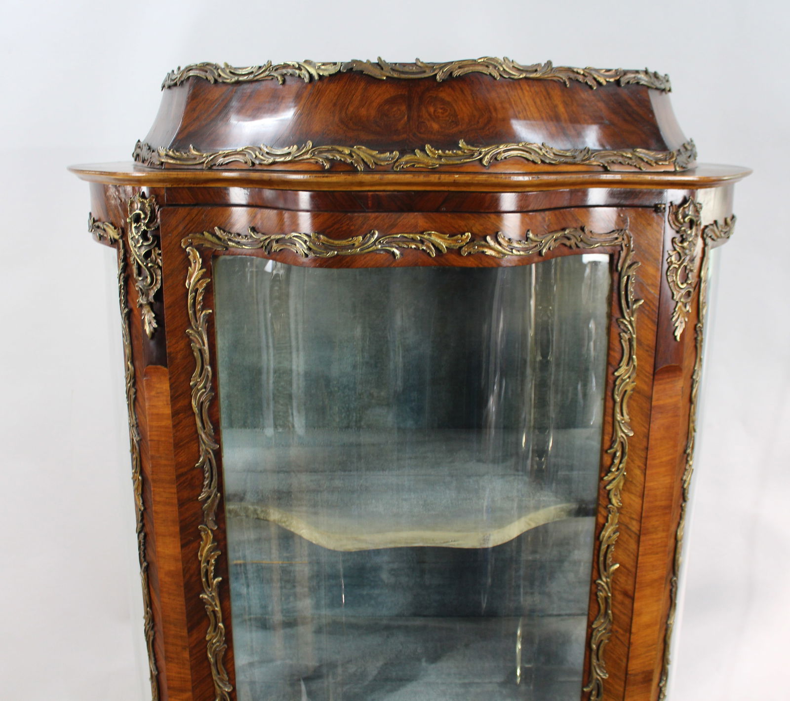 Antique 19th c. French Serpentine Vernis Martin Display Cabinet - 3
