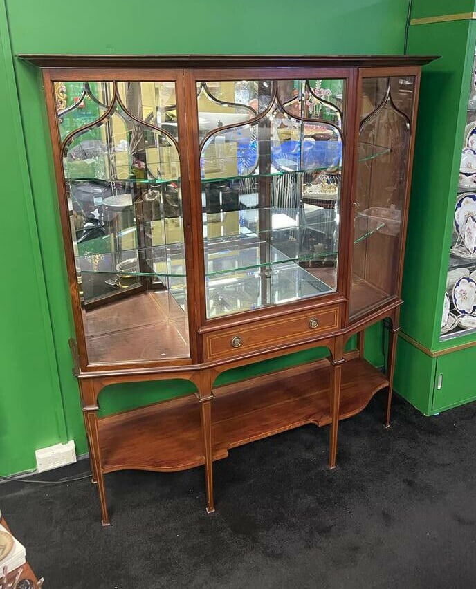 Fine 19th c. Mahogany Inlaid Mirrored Display Cabinet: Title: Fine 19th c. Mahogany Inlaid Mirrored Display Cabinet Description: Fine 19th c. Mahogany Inlaid Mirrored Display Cabinet Late 19th century, English. Fine bevelled astragal glazing. 