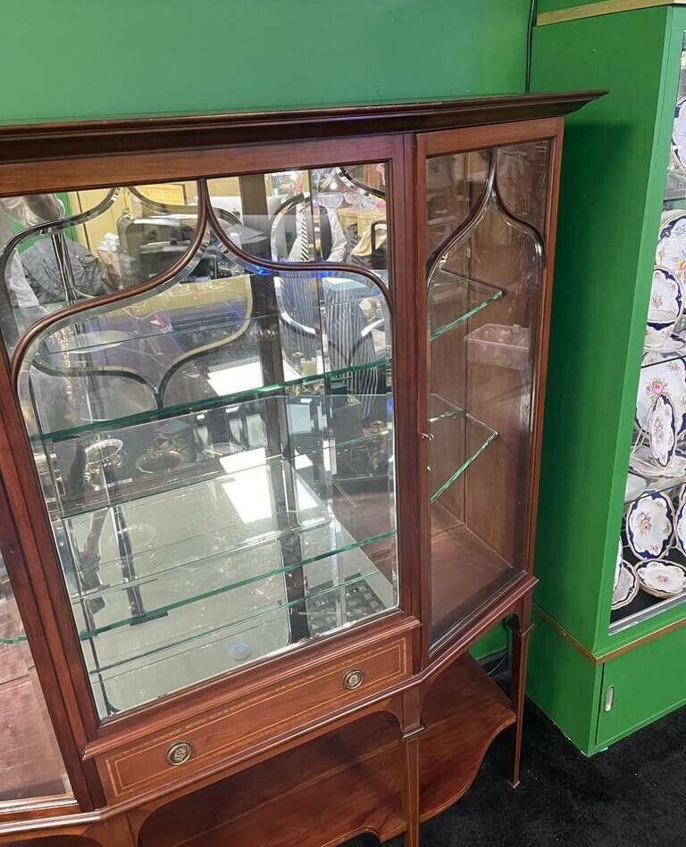 Fine 19th c. Mahogany Inlaid Mirrored Display Cabinet - 4