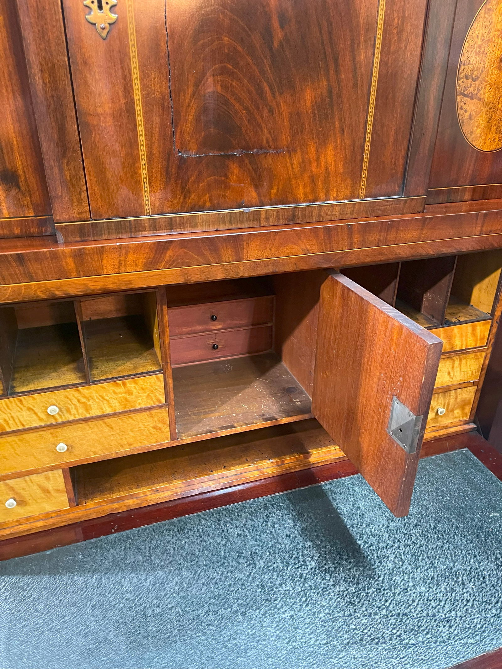 Georgian Mahogany and Satinwood Inlaid Secretaire Chest c.1800 - 16