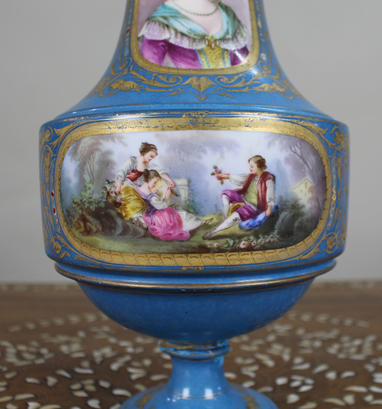 Large Late 19th Century Sèvres-Style Bleu Céleste Porcelain Vase - 2