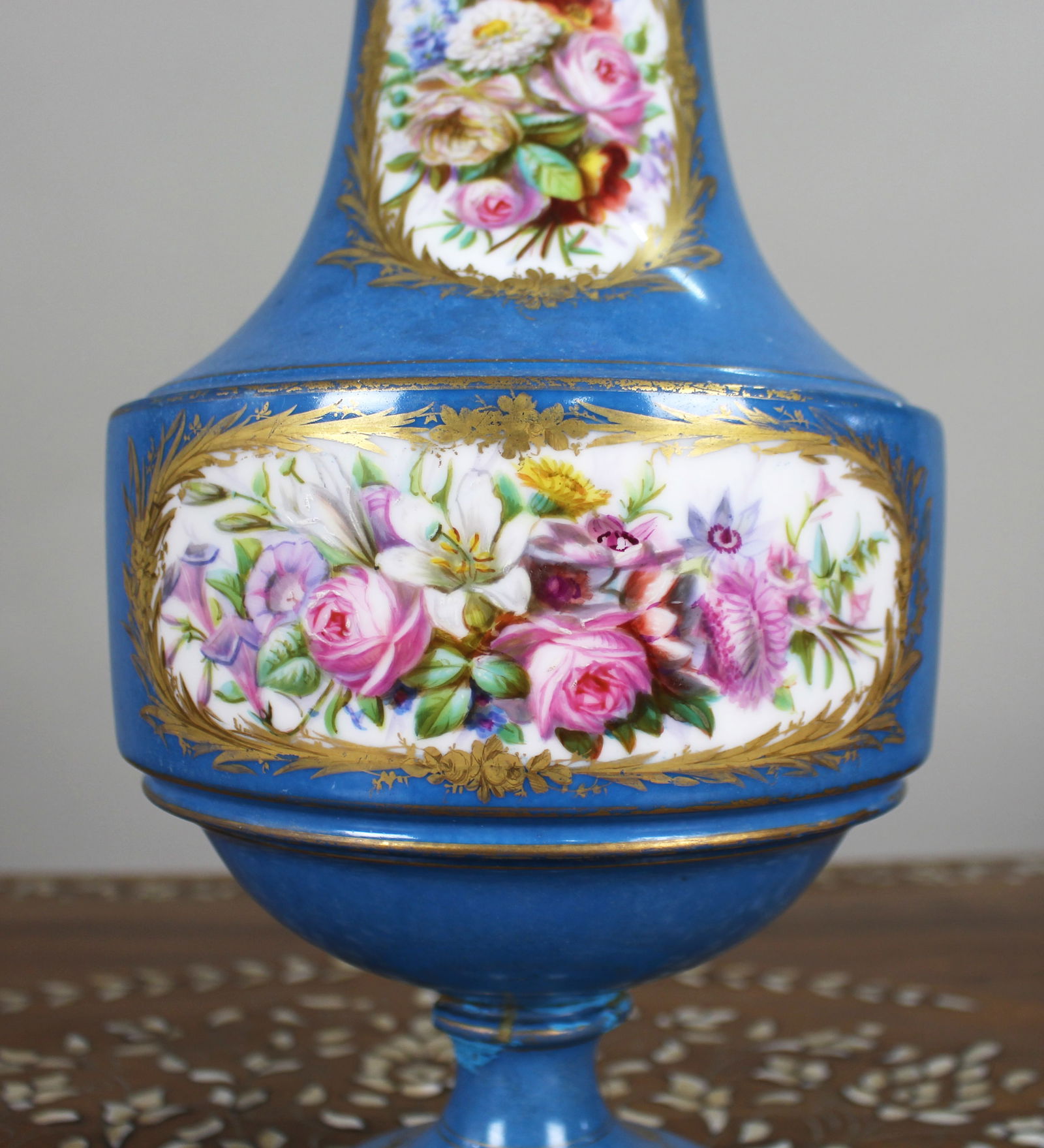 Large Late 19th Century Sèvres-Style Bleu Céleste Porcelain Vase - 7