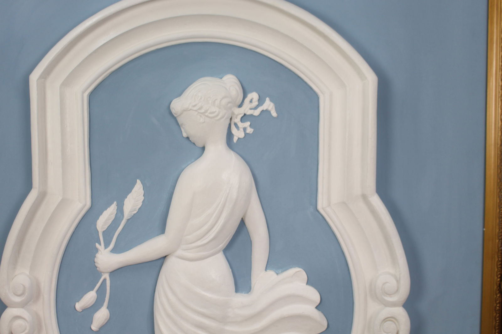 Pair of Monumental British Art Deco Plaster Relief Panels in Gilt Frames, c.1930 - 12