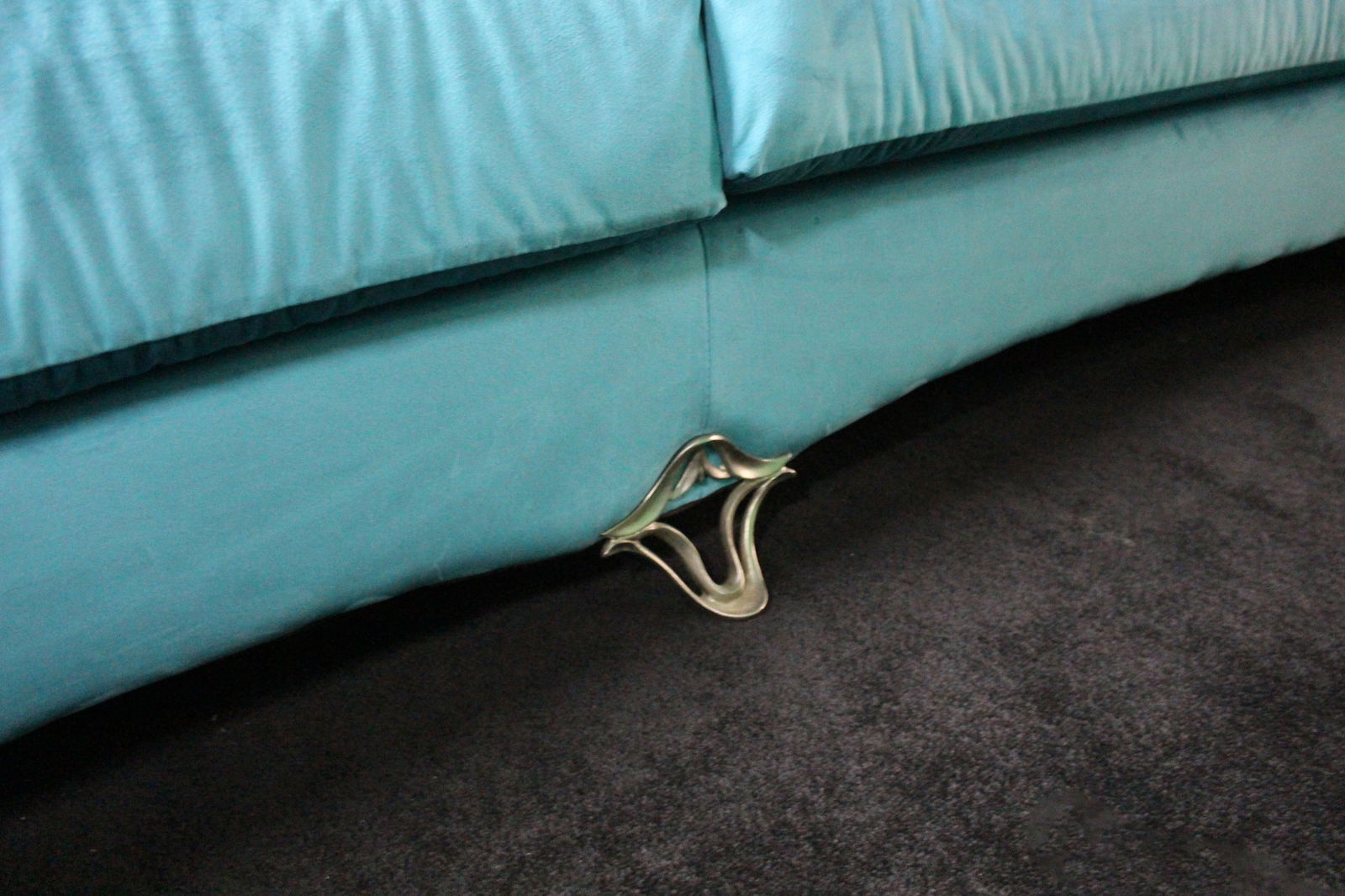 Mantellassi 1926 ‘Butterfly’ Sofa in Turquoise Velvet - 14