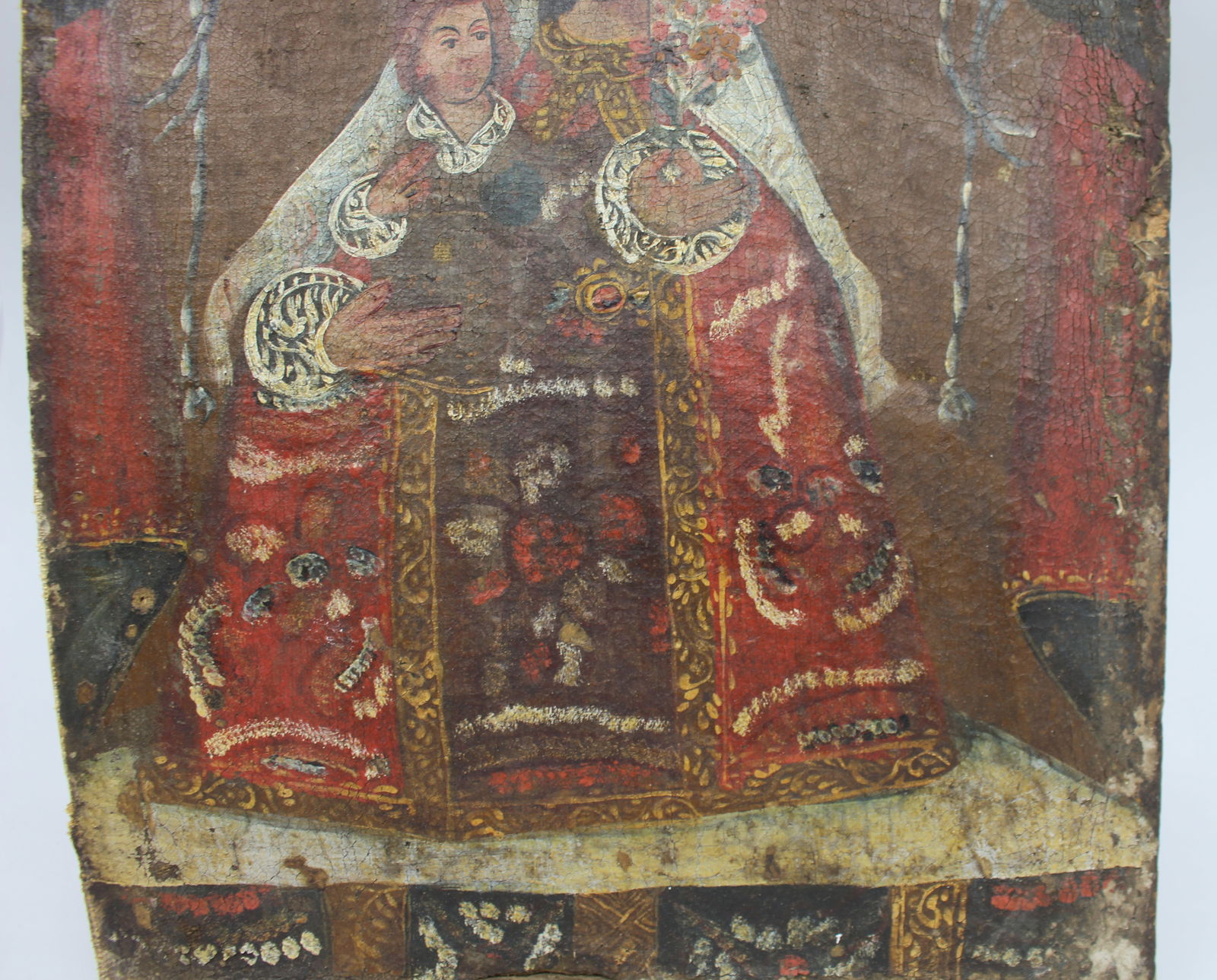 18th Century Andean Colonial Oil on Canvas – Madonna and Child - 4