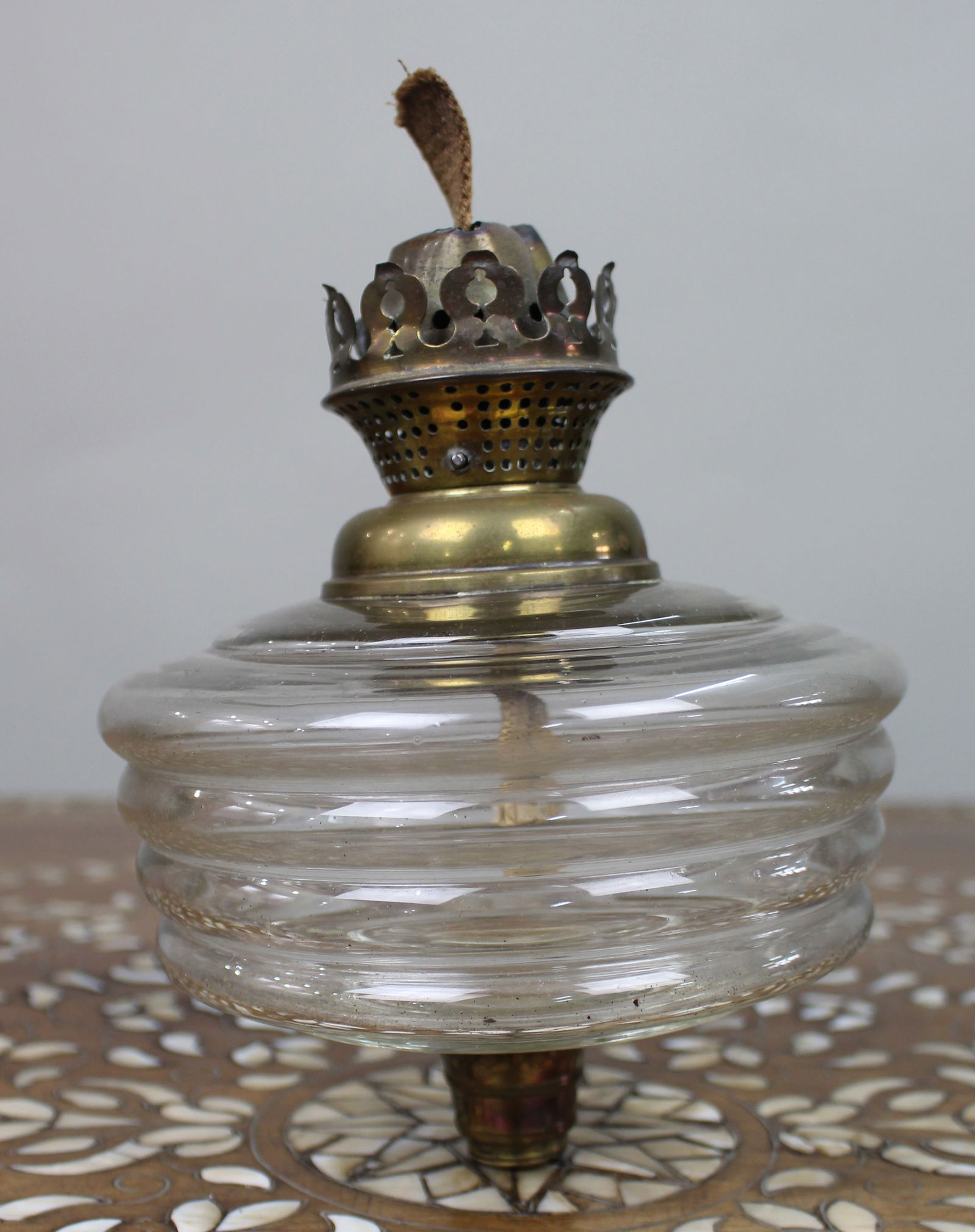 Antique Ribbed Glass and Brass Oil Lamp Font, c.1900 (1 of 6)