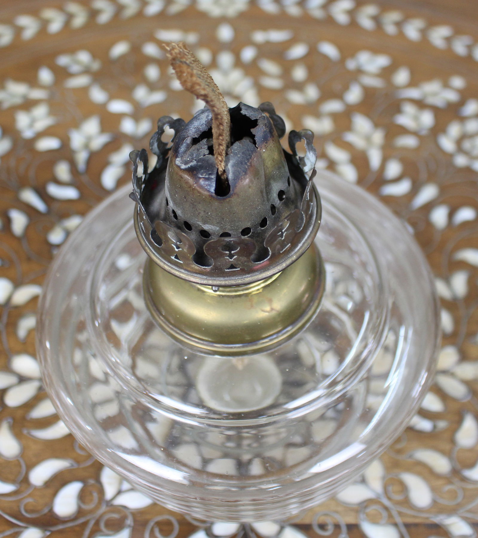 Antique Ribbed Glass and Brass Oil Lamp Font, c.1900 - 3