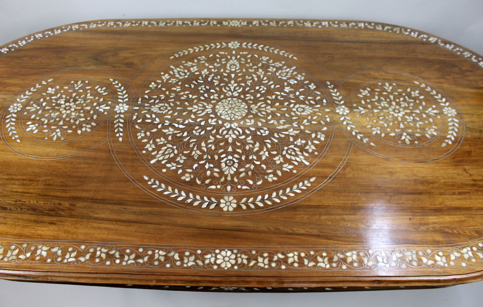Mid-20th Century Anglo-Indian Inlaid Dining Table - 5