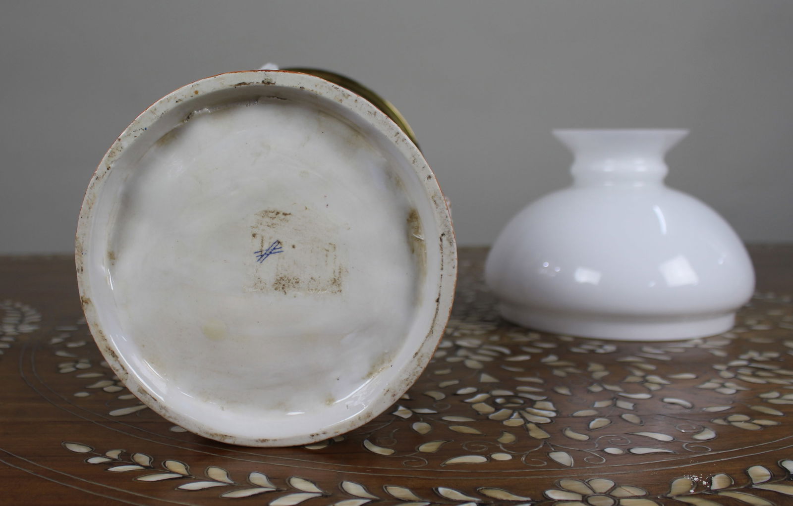 Dresden Porcelain Oil Lamp with Cherubs, c.1890 - 10