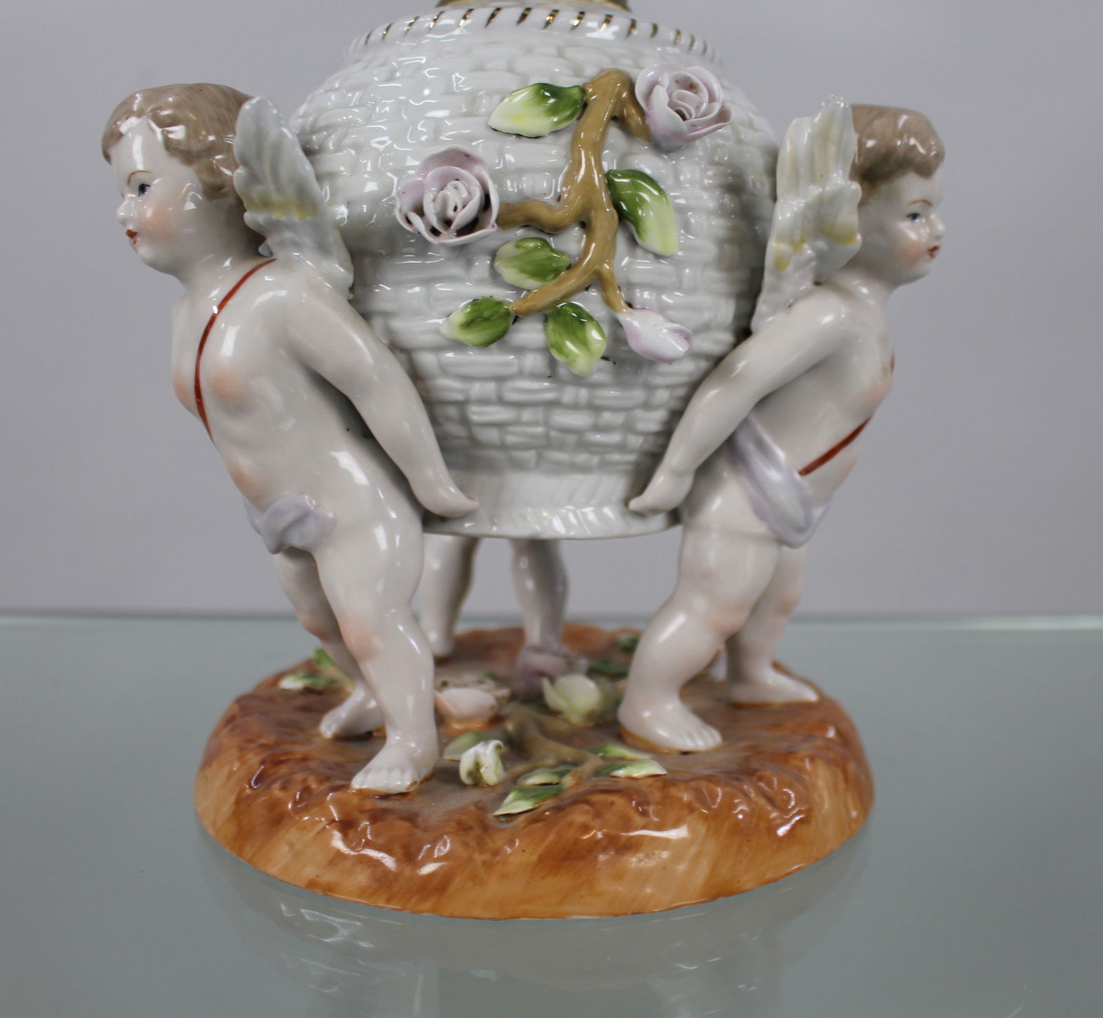 Dresden Porcelain Oil Lamp with Cherubs, c.1890 - 16