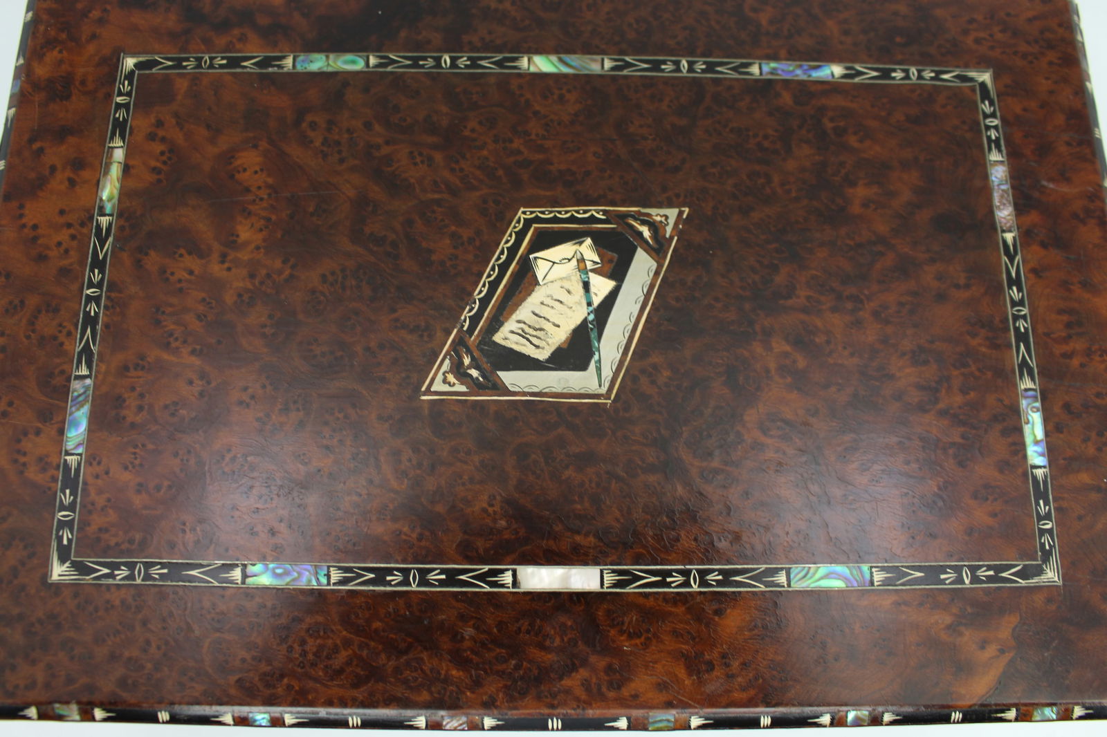 Antique Regency Amboyna & Mother-of-Pearl Inlaid Writing Slope, c.1830 - 10