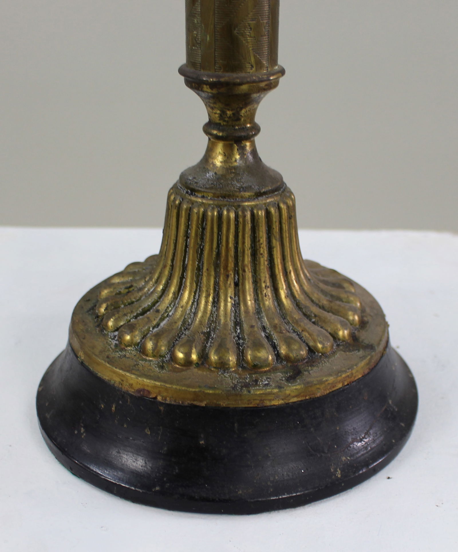 Antique Victorian Brass Duplex Oil Lamp Base - 4