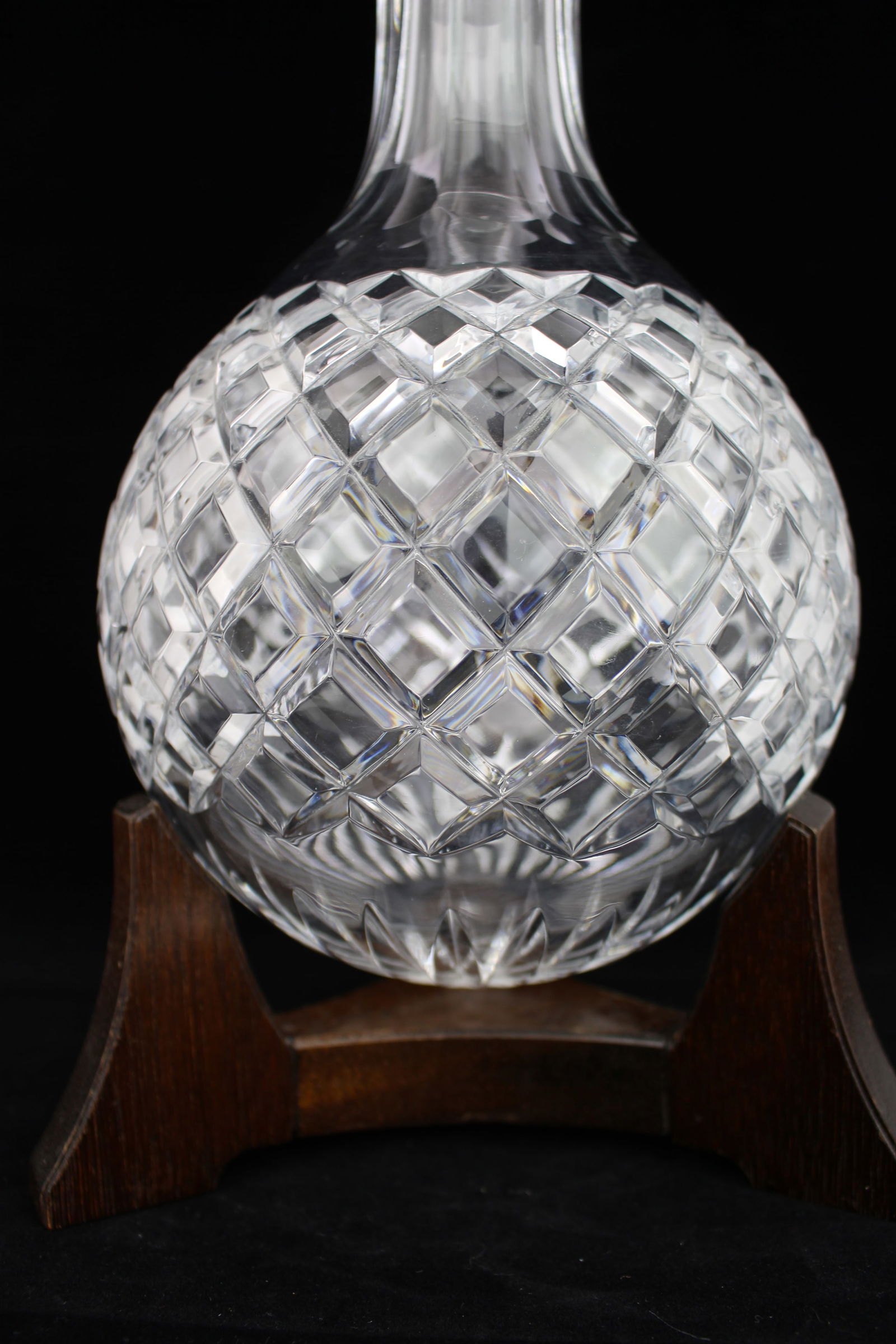 Fine Vintage Crystal Hogget Decanter on Stand - 2